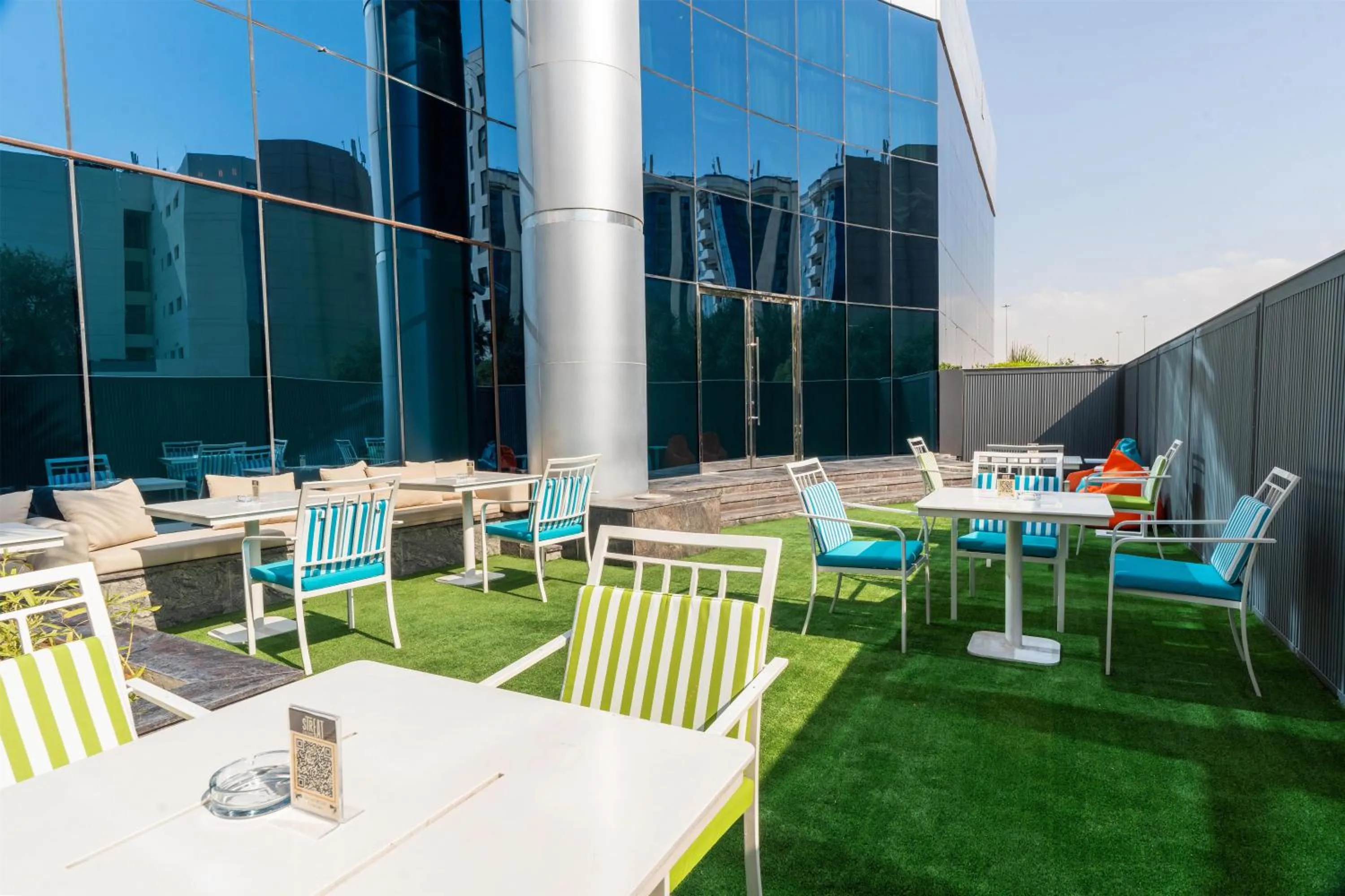 Lounge or bar in DoubleTree by Hilton Dubai Port Saeed