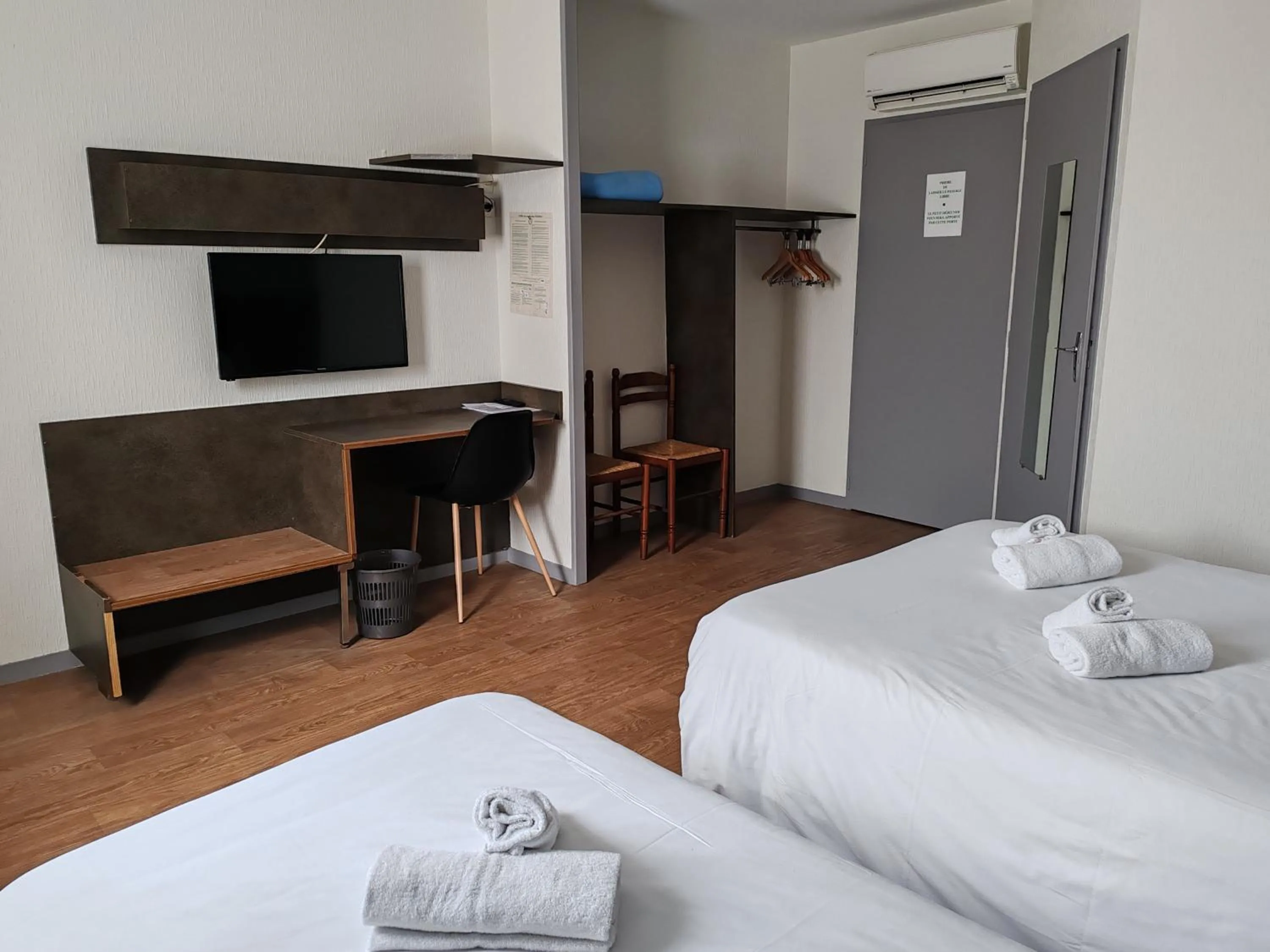 Bed in Hotel Marjolaine