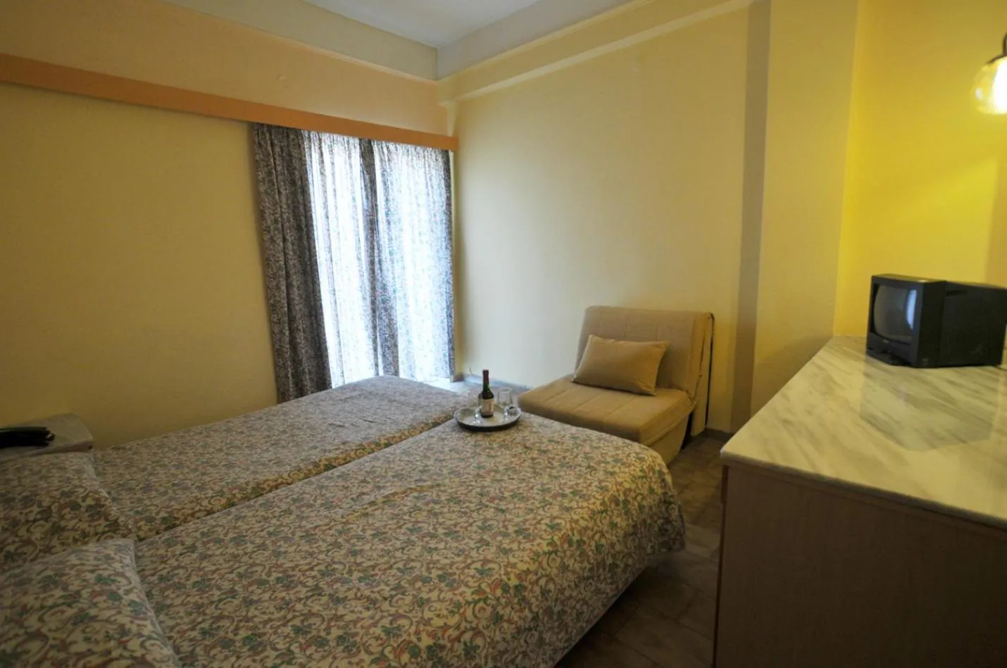 Photo of the whole room, Bed in Ilis Hotel