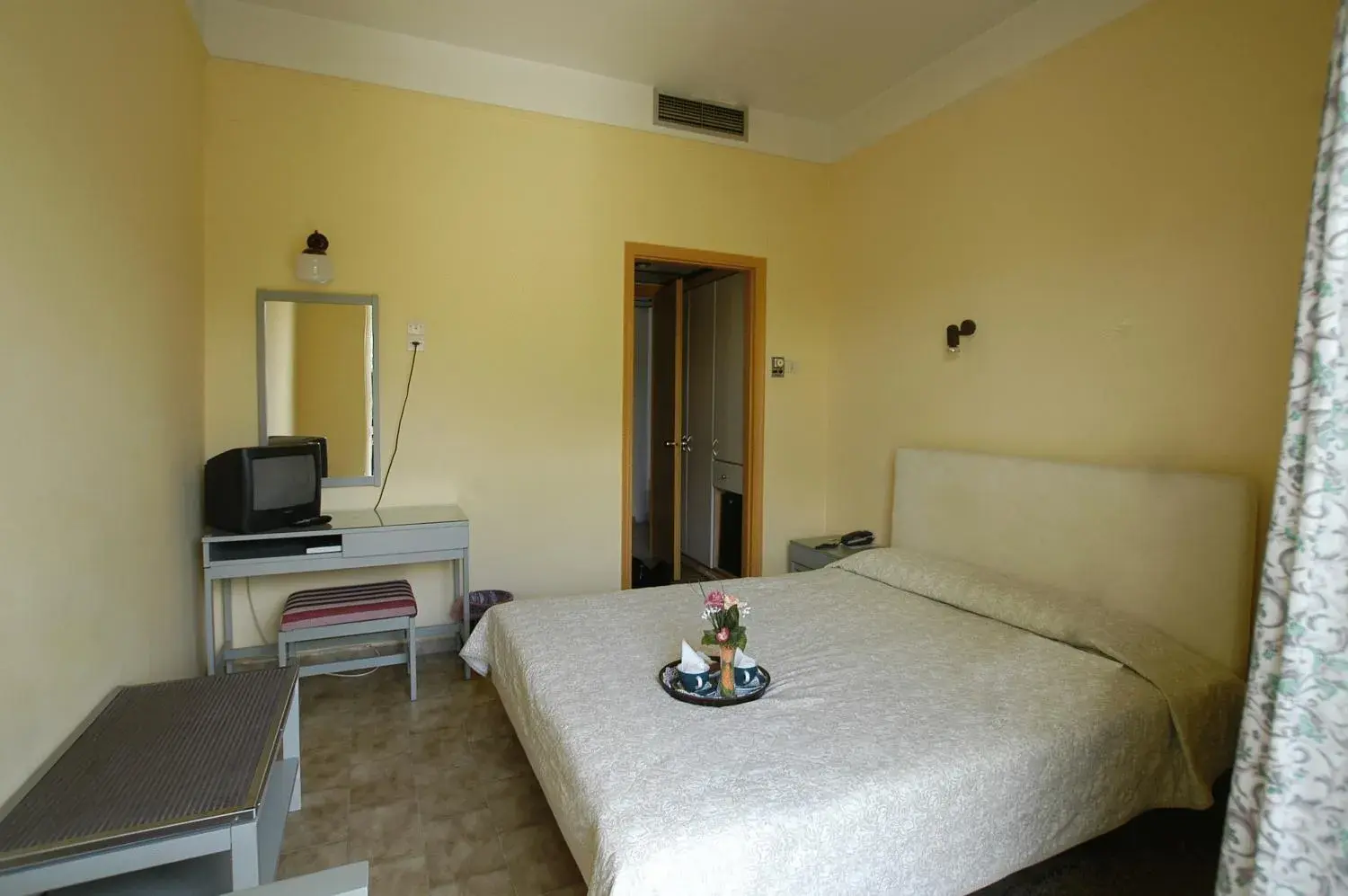 Double or Twin Room in Ilis Hotel Double or Twin Room in Ilis Hotel