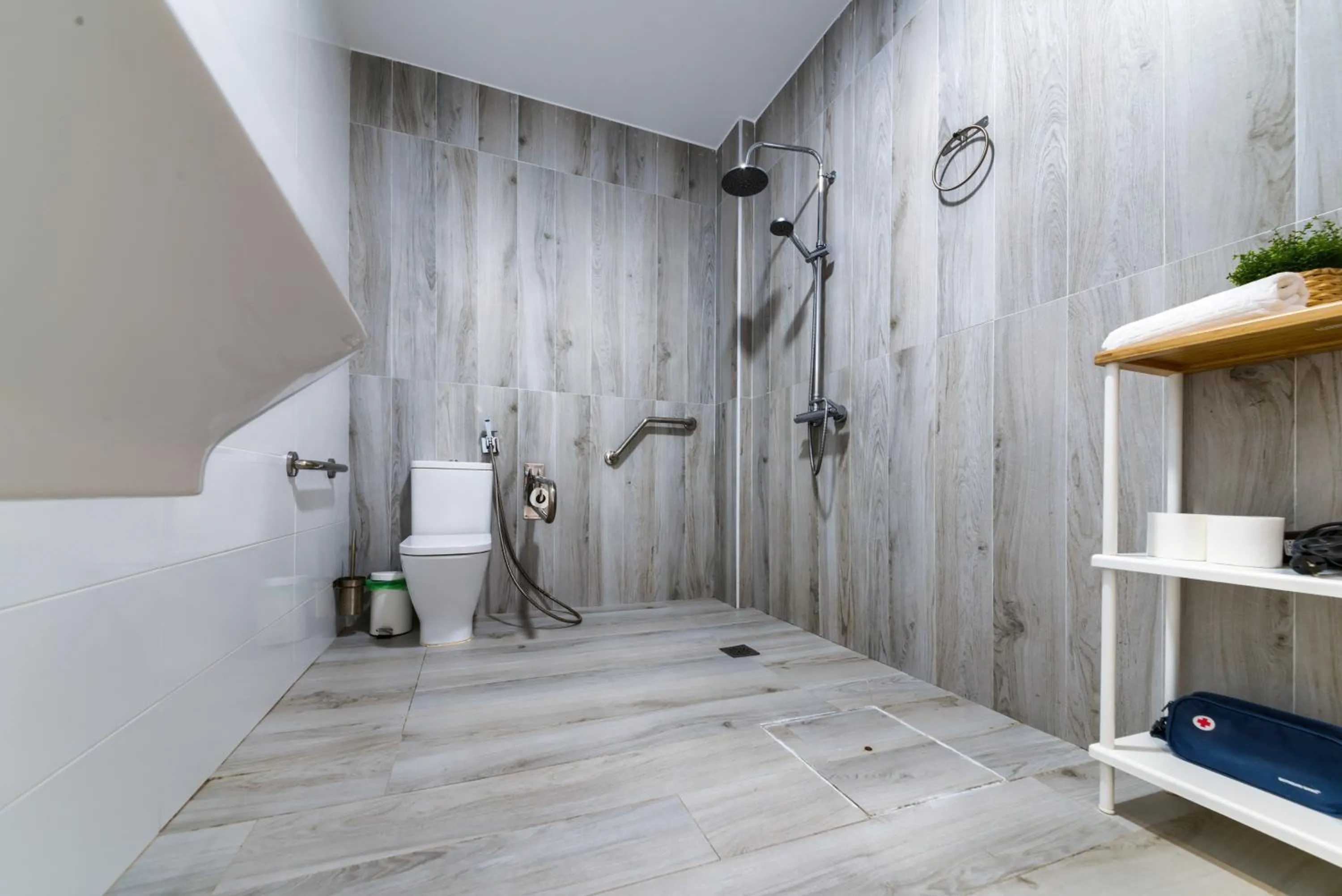 Shower in Holidays2Malaga Suites