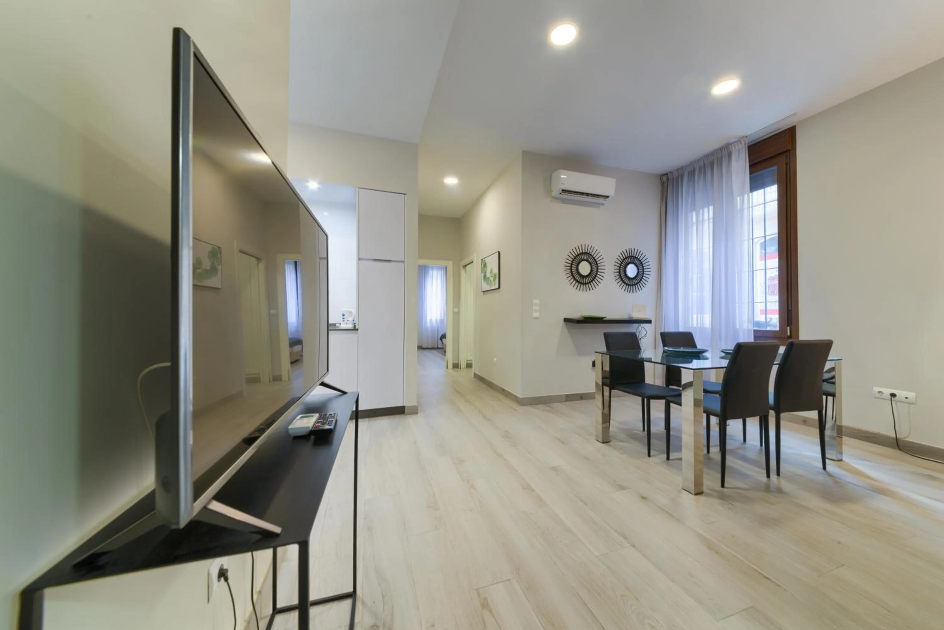 TV and multimedia in Holidays2Malaga Suites