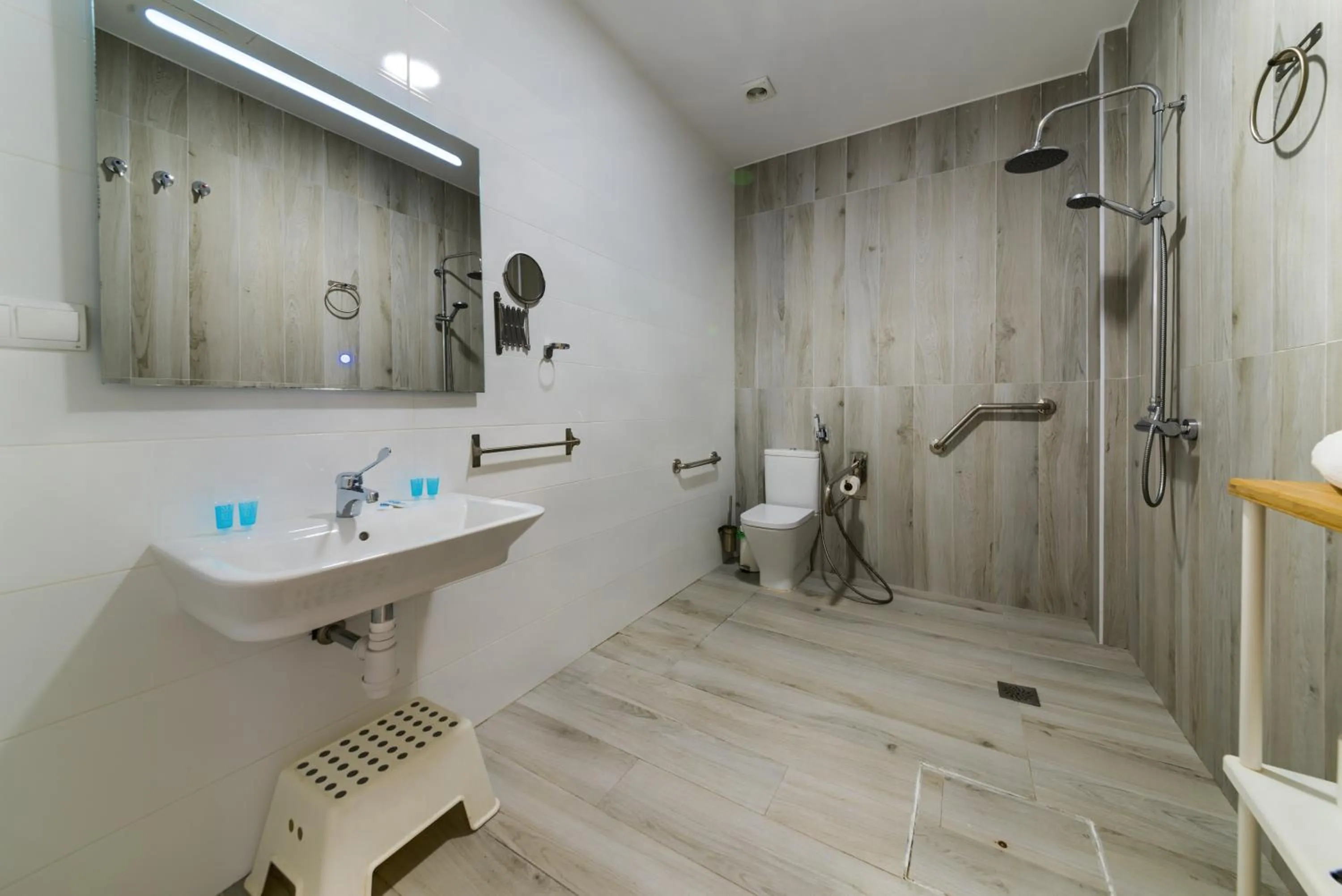 Shower in Holidays2Malaga Suites
