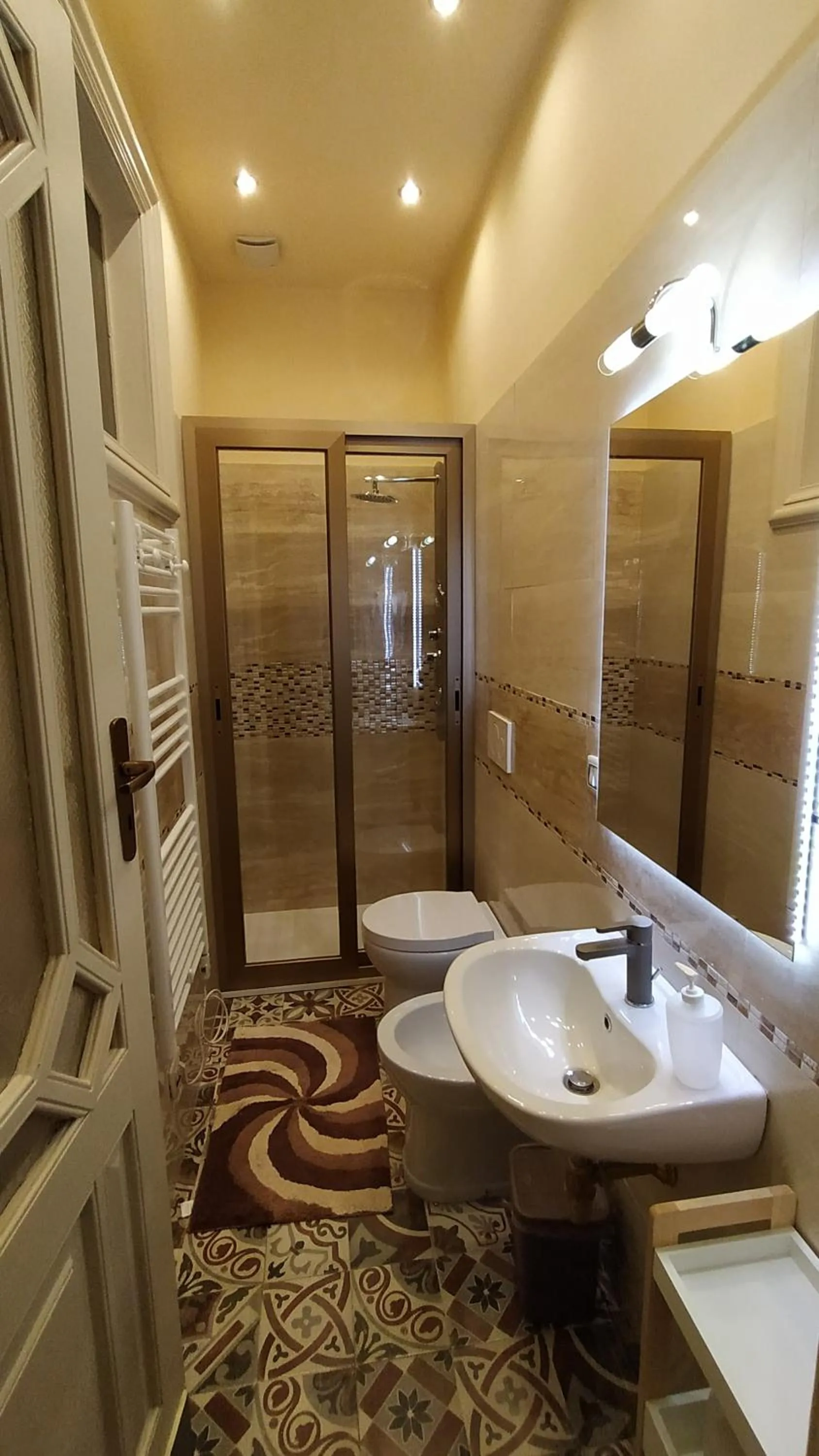 Shower in Palazzo Arcidiacono - luxury holidays