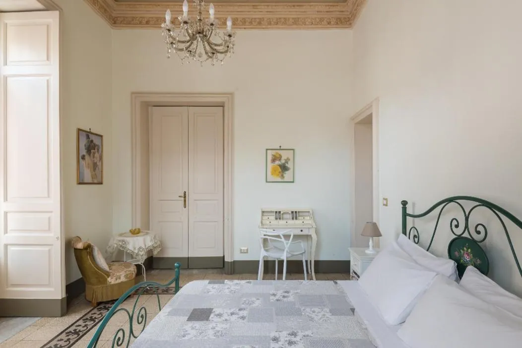 Bed in Palazzo Arcidiacono - luxury holidays