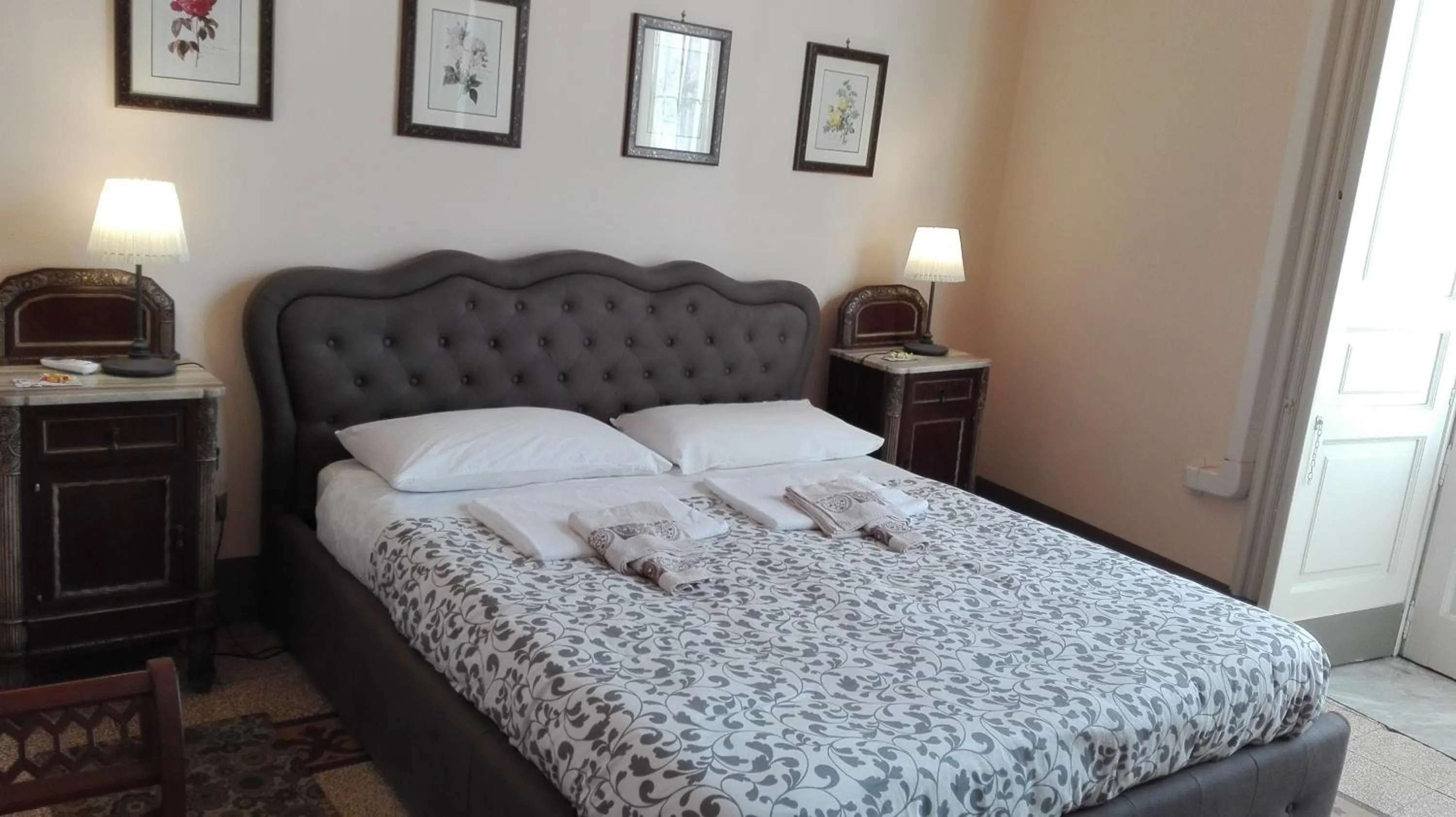 Bedroom, Bed in Palazzo Arcidiacono - luxury holidays