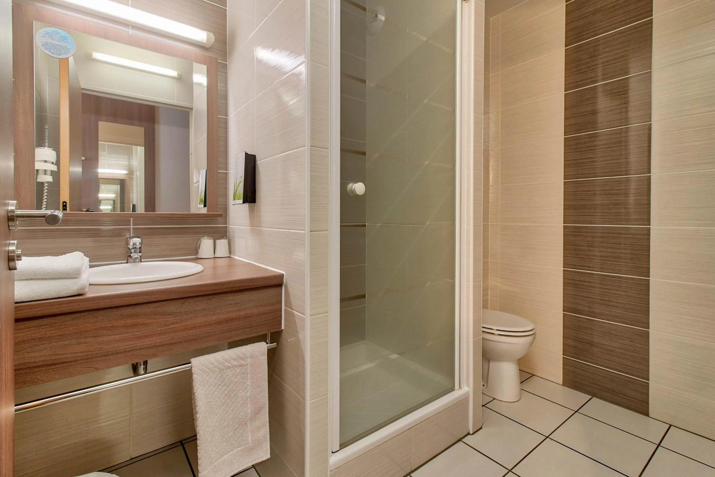 Bathroom in B&B HOTEL Saint Jean de Luz