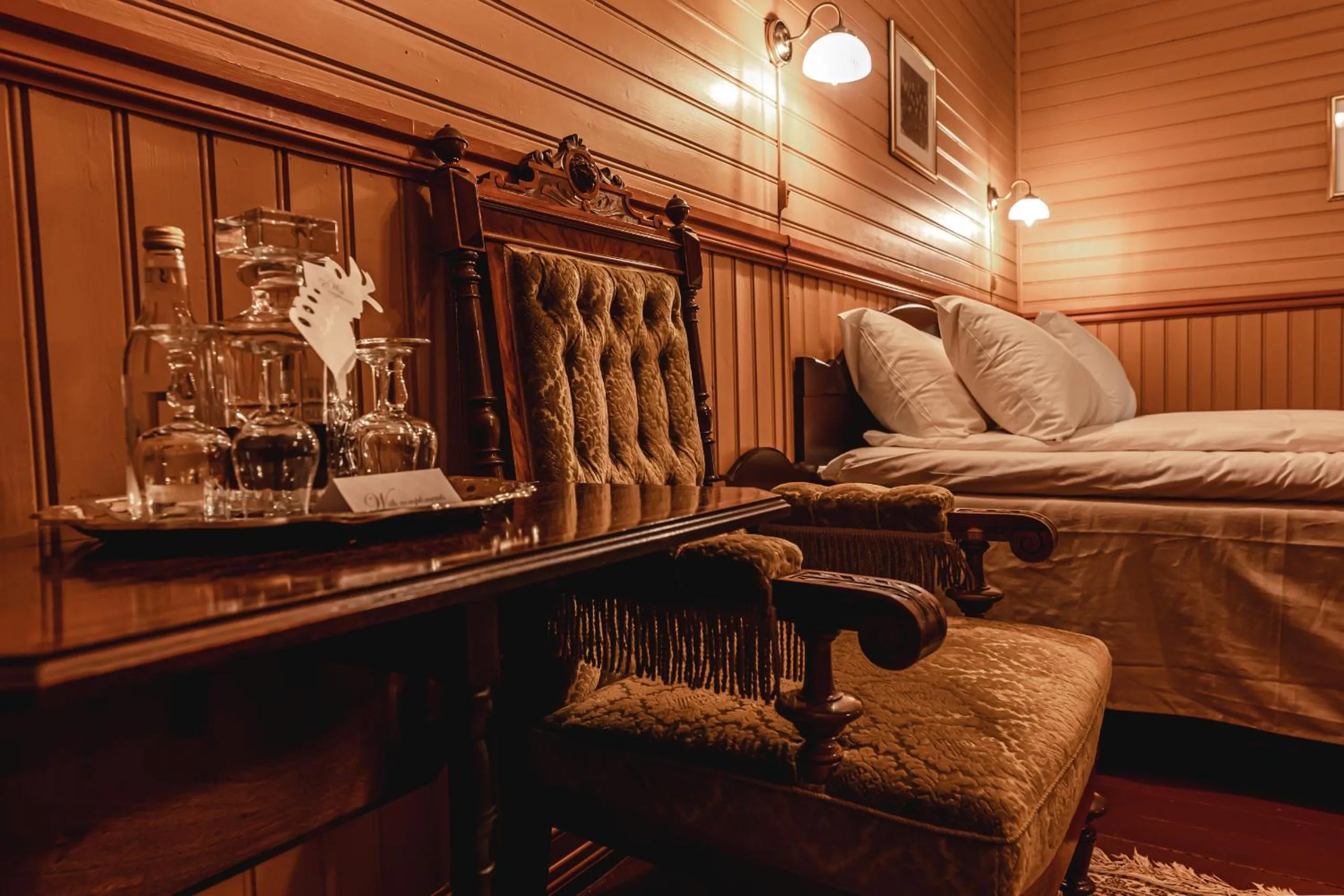 Bedroom, Bed in Dalen Hotel