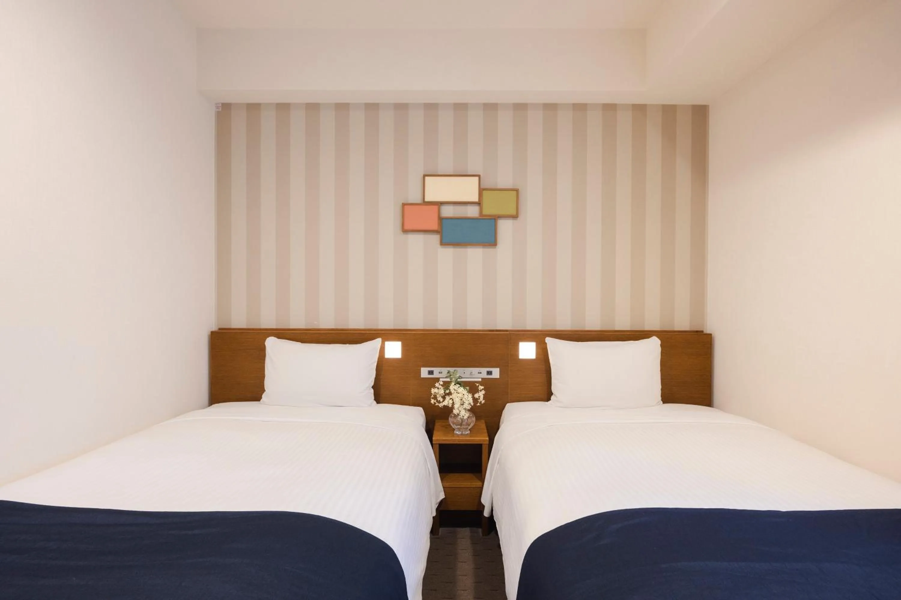 Photo of the whole room, Bed in Shinjuku Washington Hotel