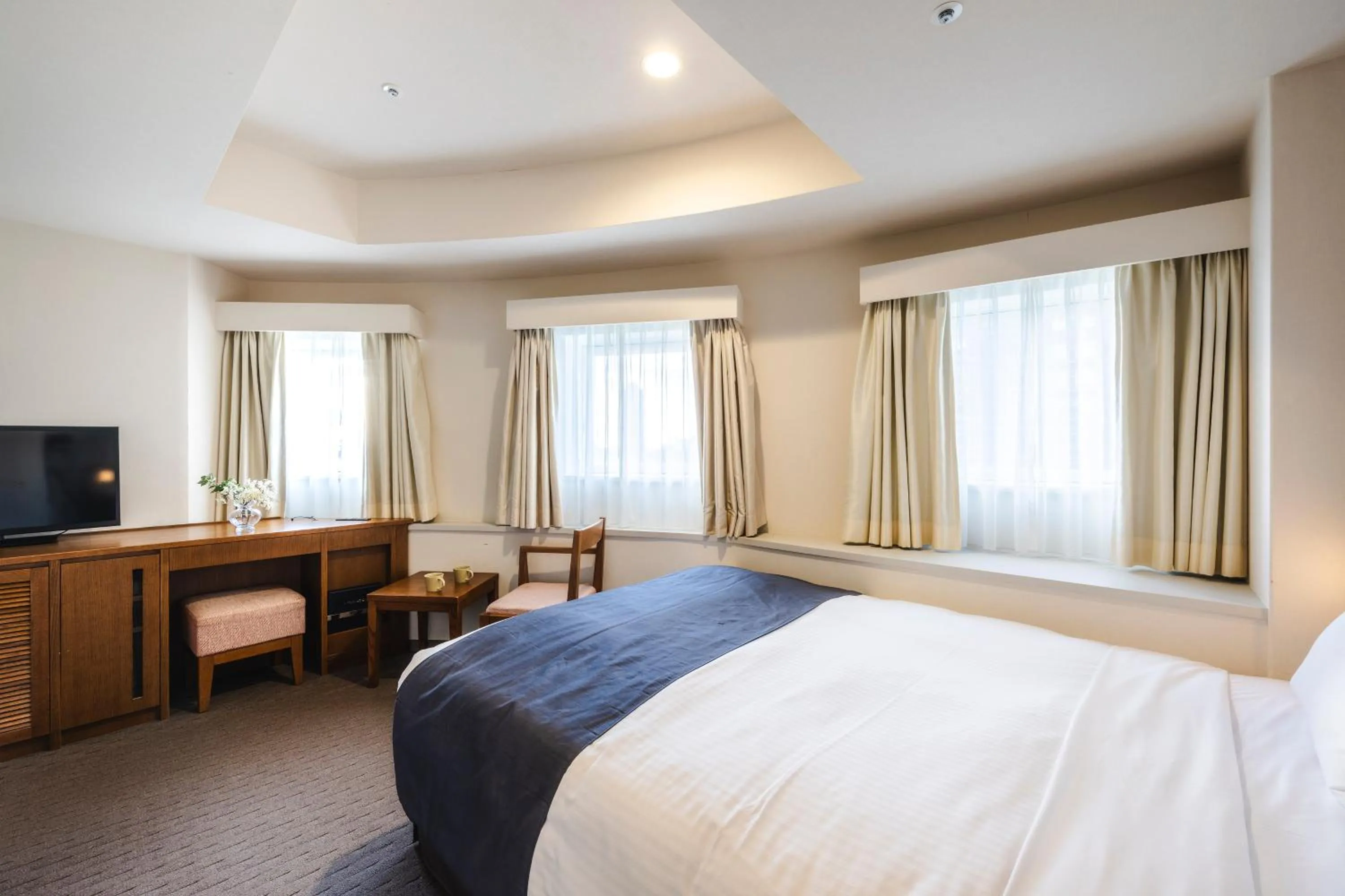 Photo of the whole room, Bed in Shinjuku Washington Hotel