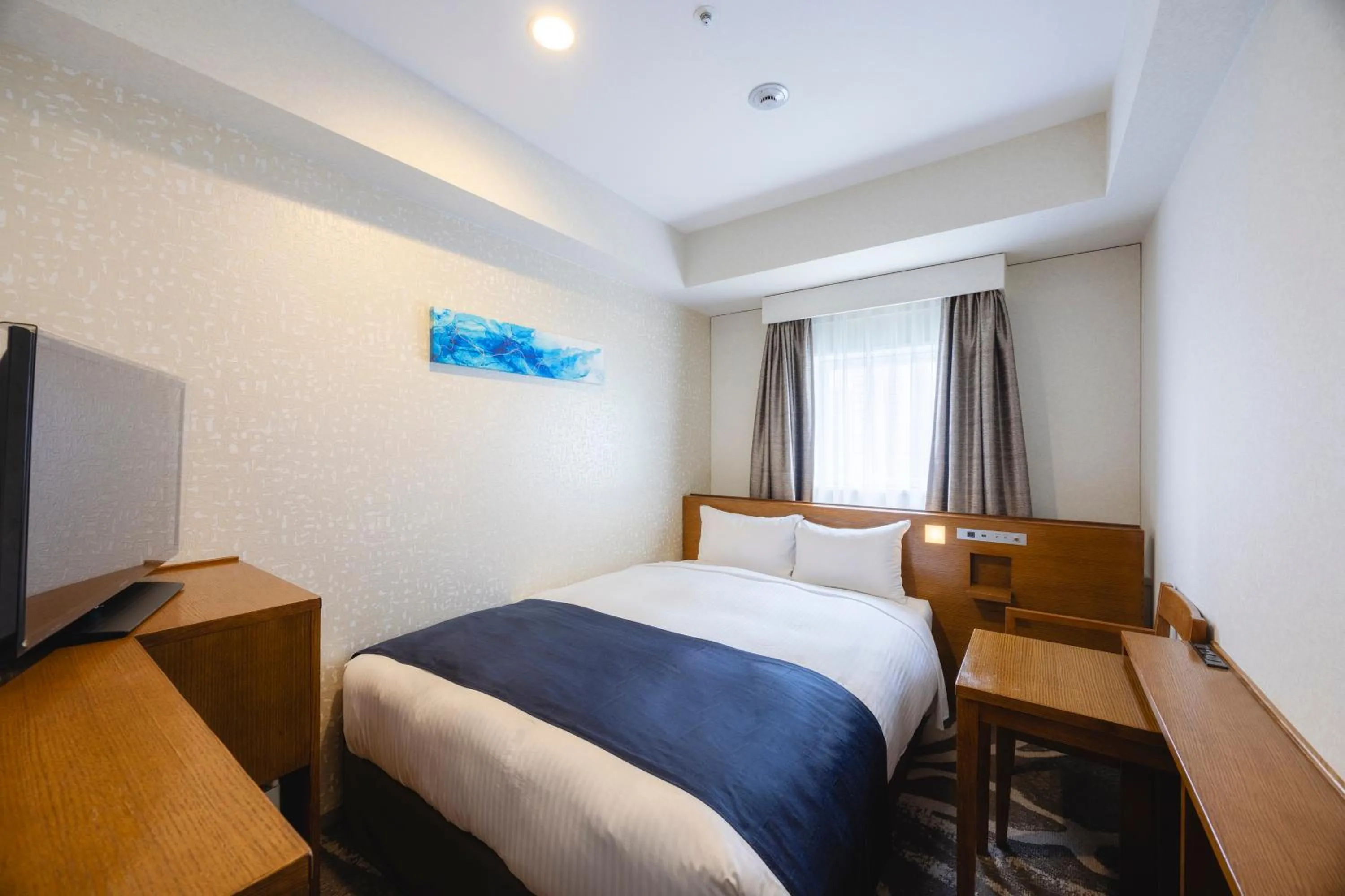 Photo of the whole room, Bed in Shinjuku Washington Hotel