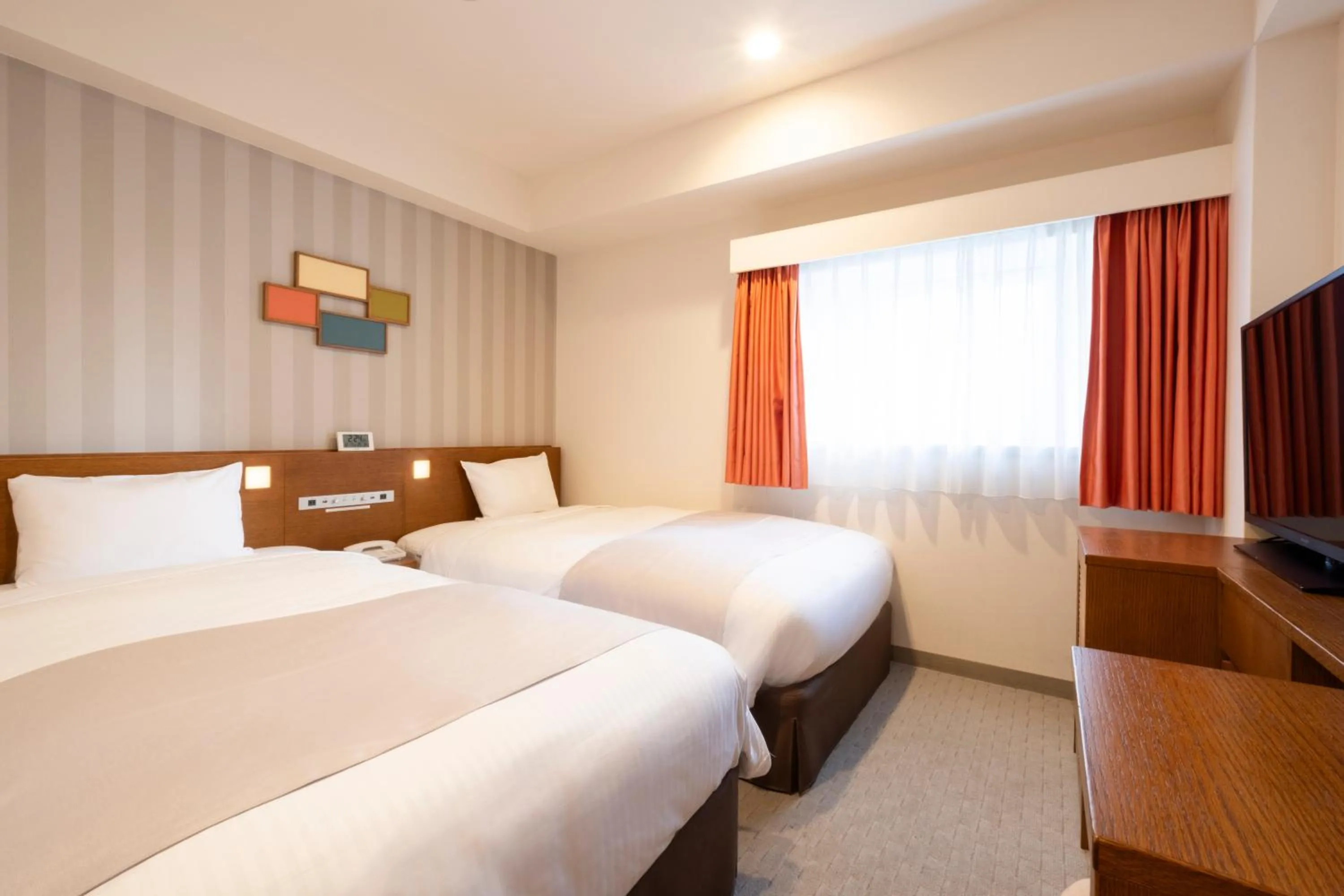 Photo of the whole room, Bed in Shinjuku Washington Hotel