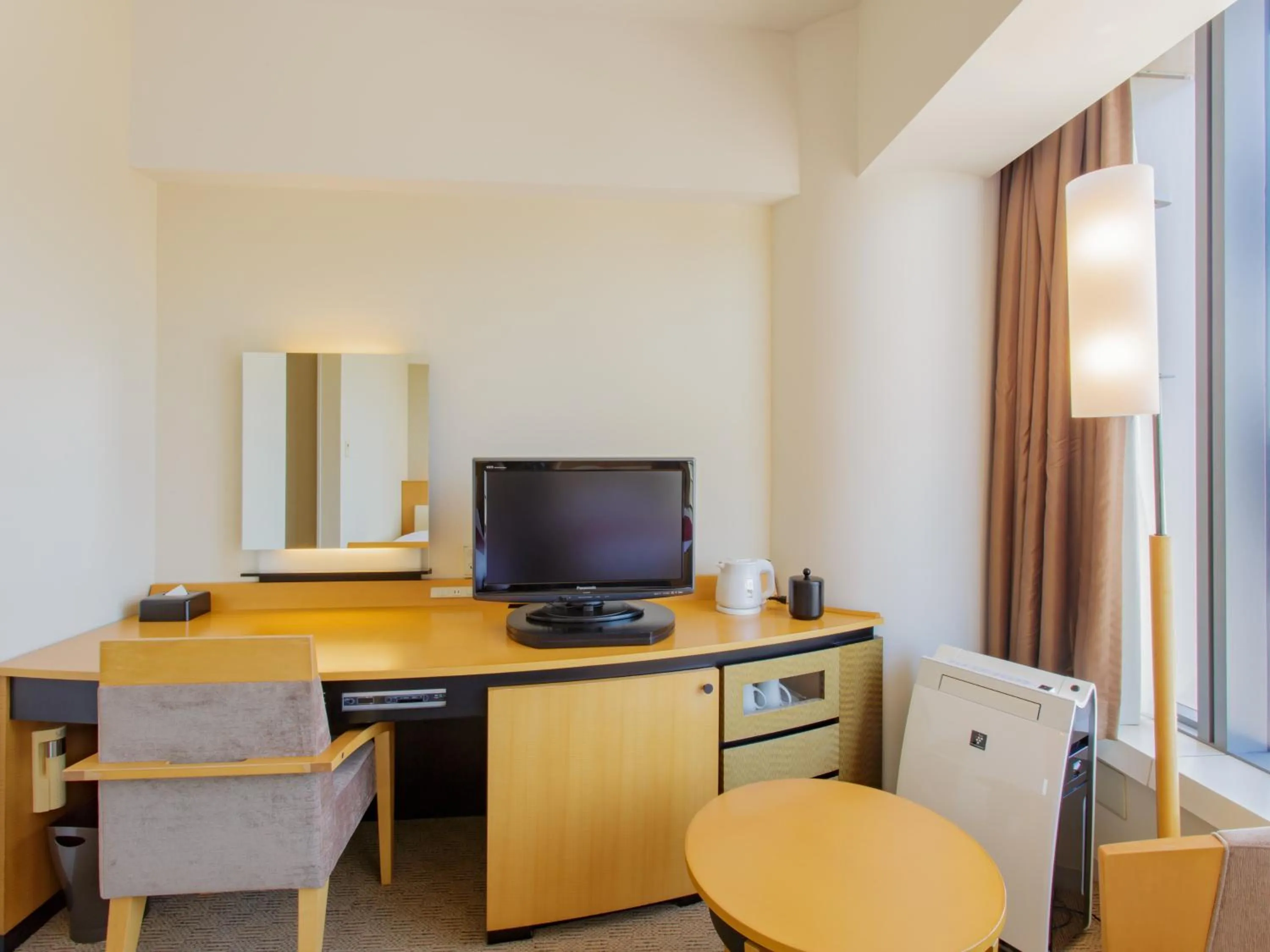 Photo of the whole room in Hotel Grand Arc Hanzomon