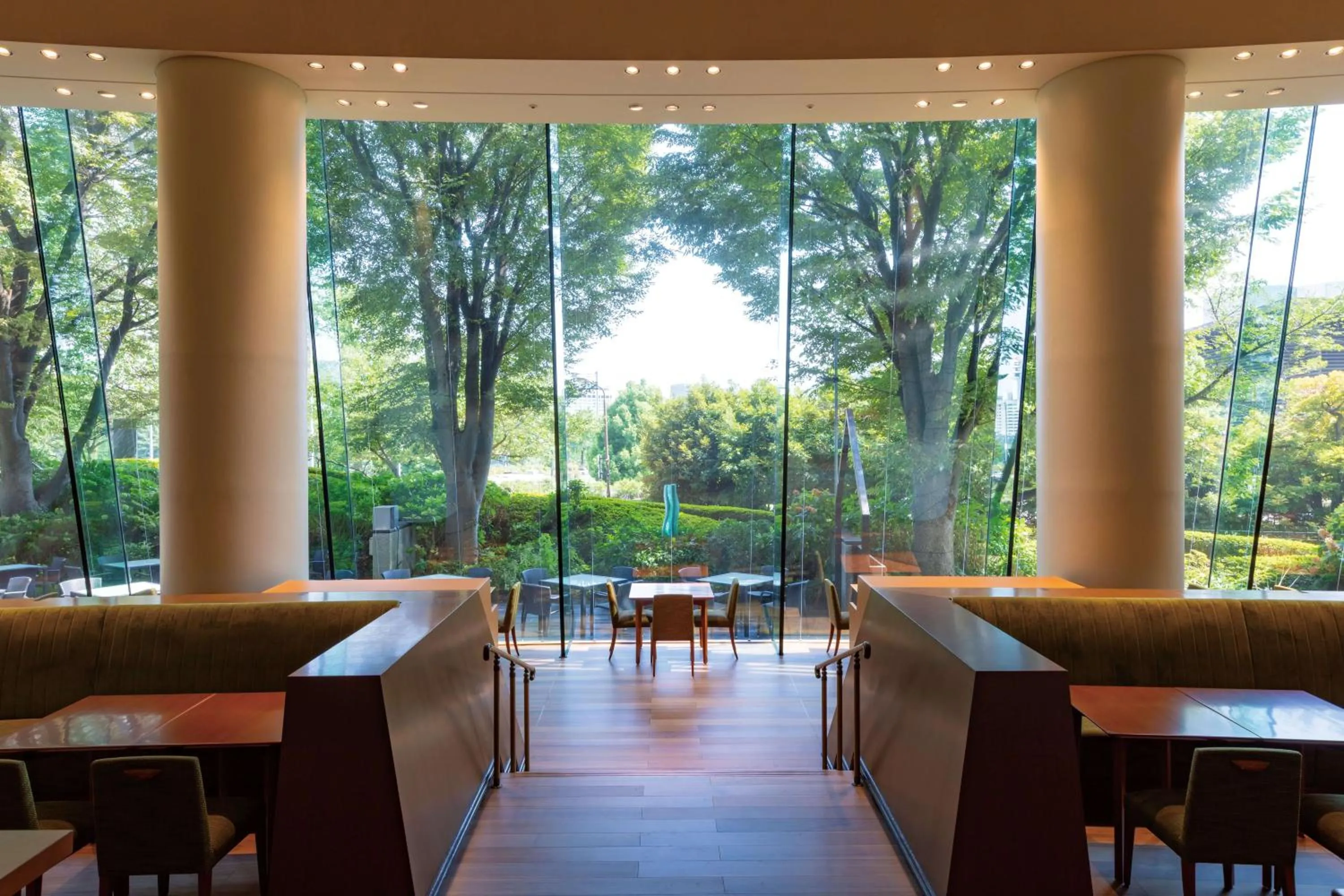 Restaurant/places to eat in Hotel Grand Arc Hanzomon