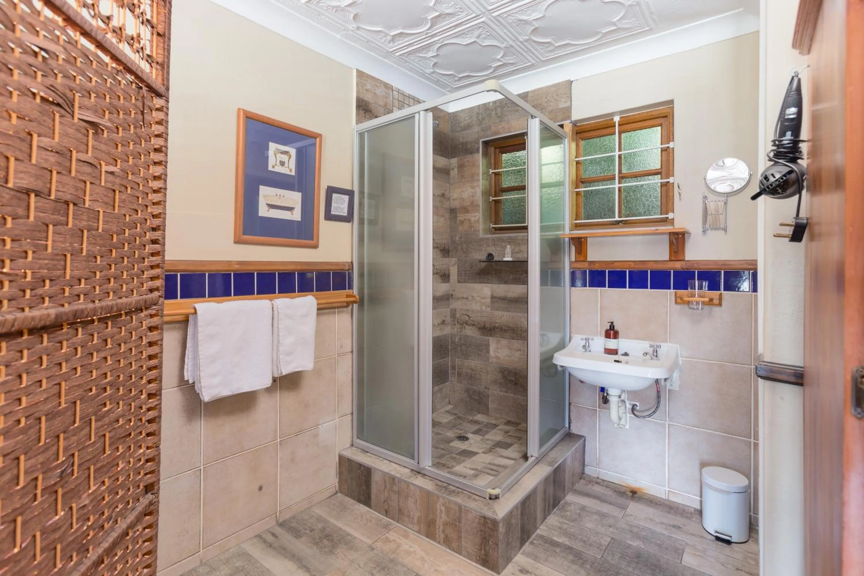 Shower in Agterplaas Guesthouse Pty Ltd