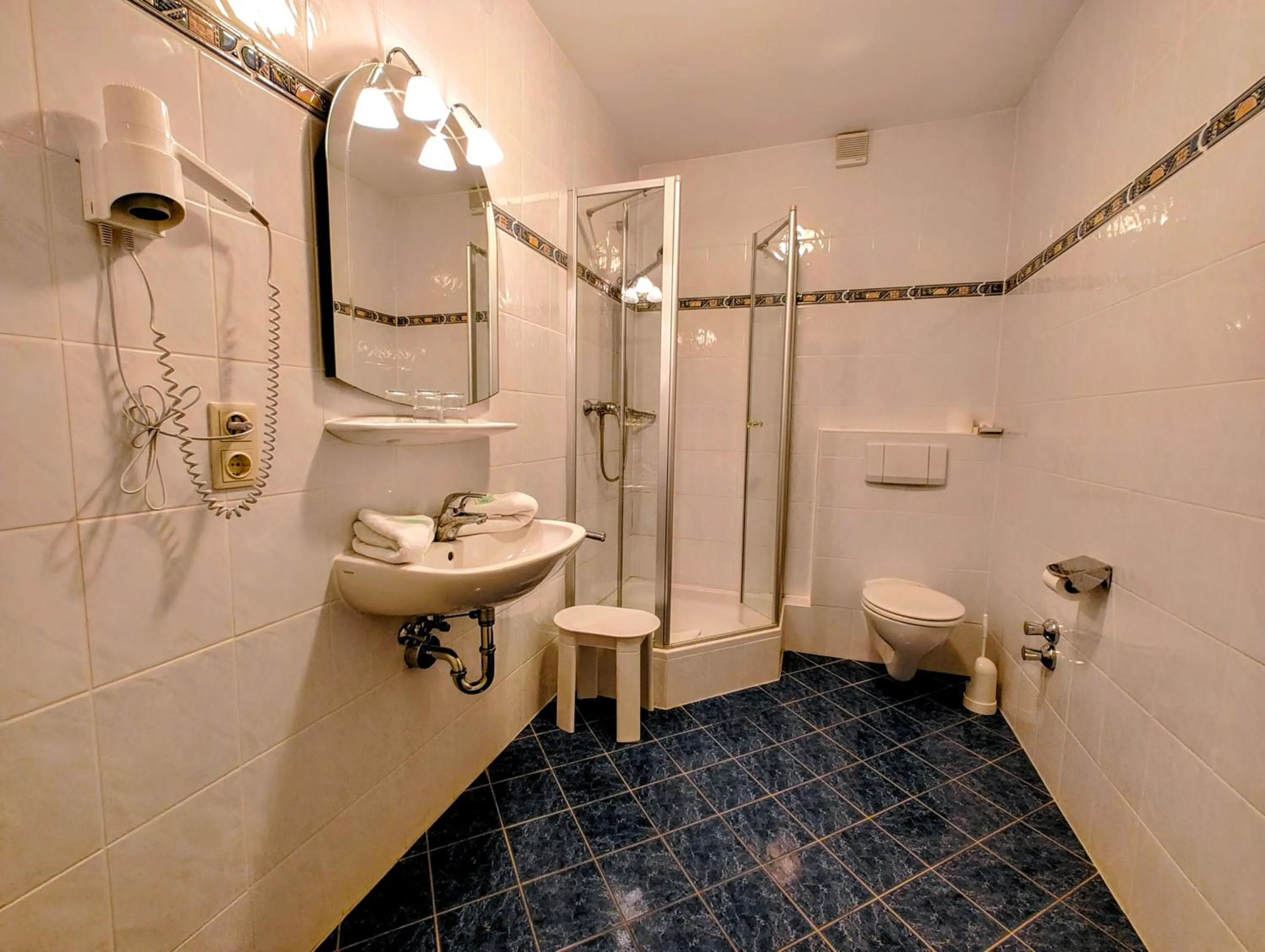 Shower in Hotel Schiffmeister