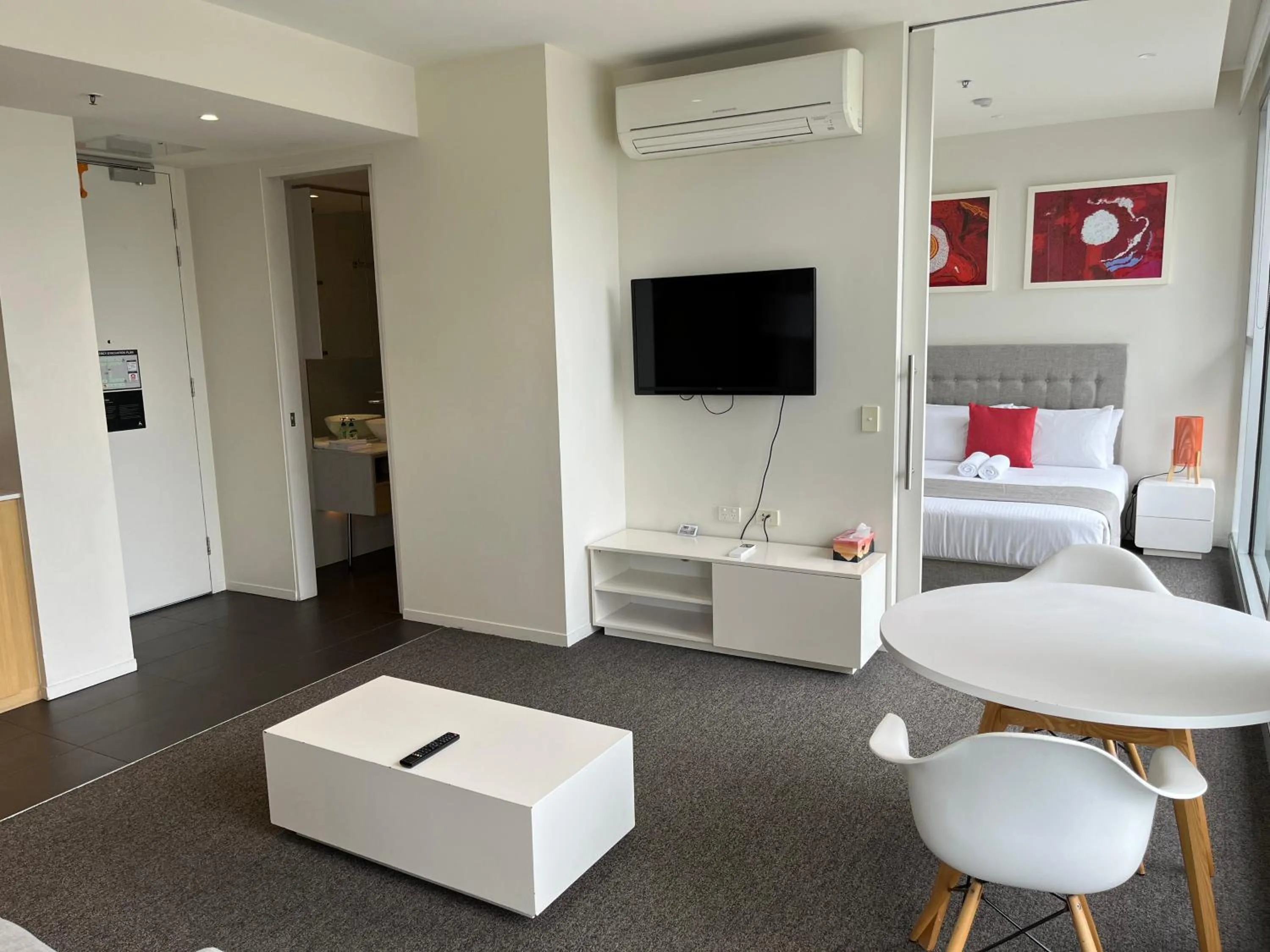 Bed in Tasha's Apartments on Warwick