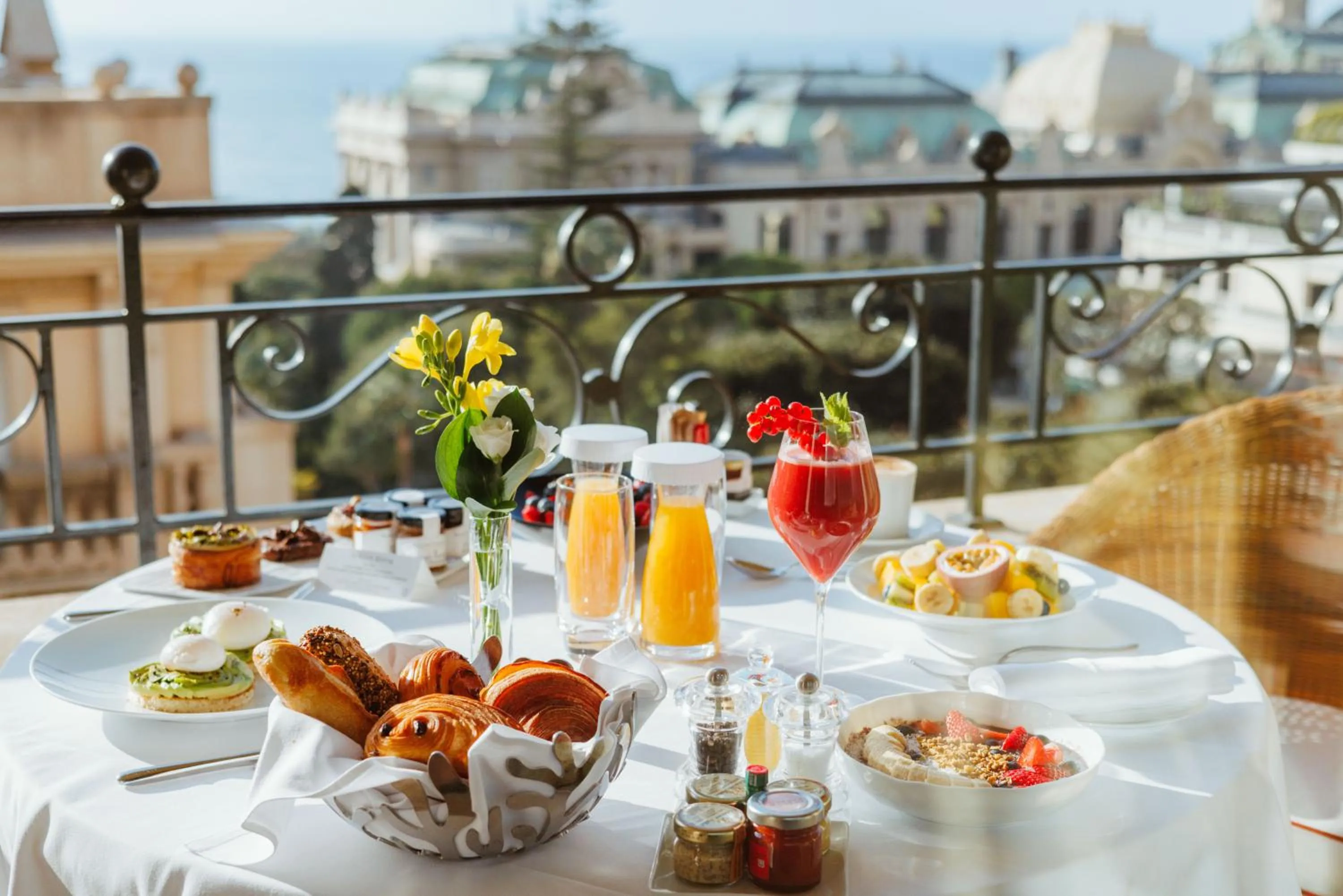 Breakfast in Hôtel Métropole Monte-Carlo - Spa Guerlain