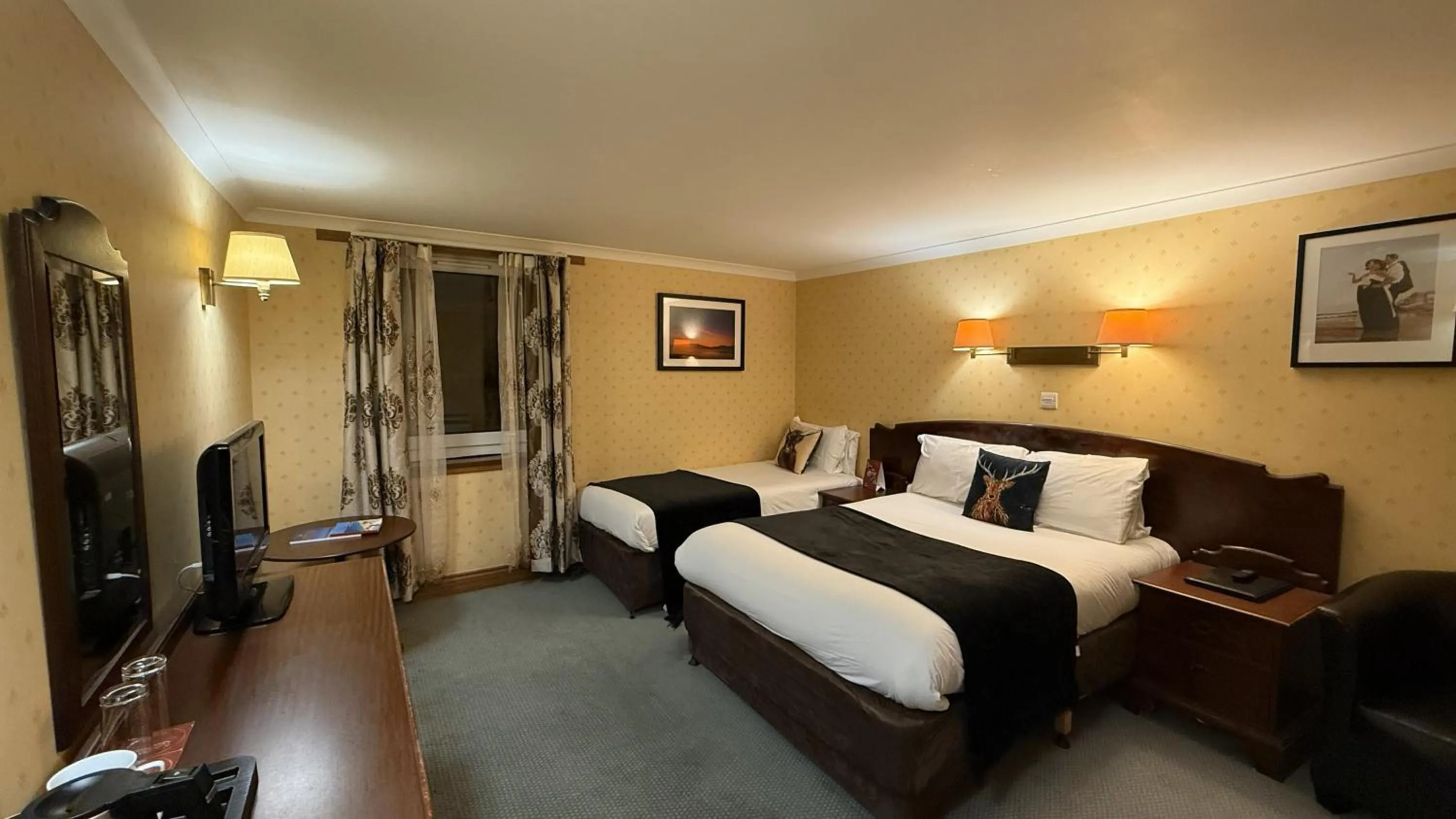 Bedroom, Bed in Muthu Ben Doran Hotel