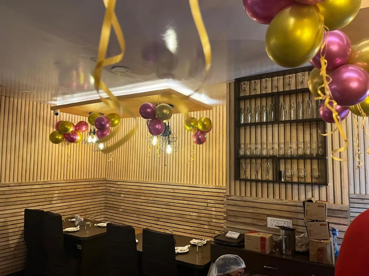 Restaurant/places to eat in Babul Hotel