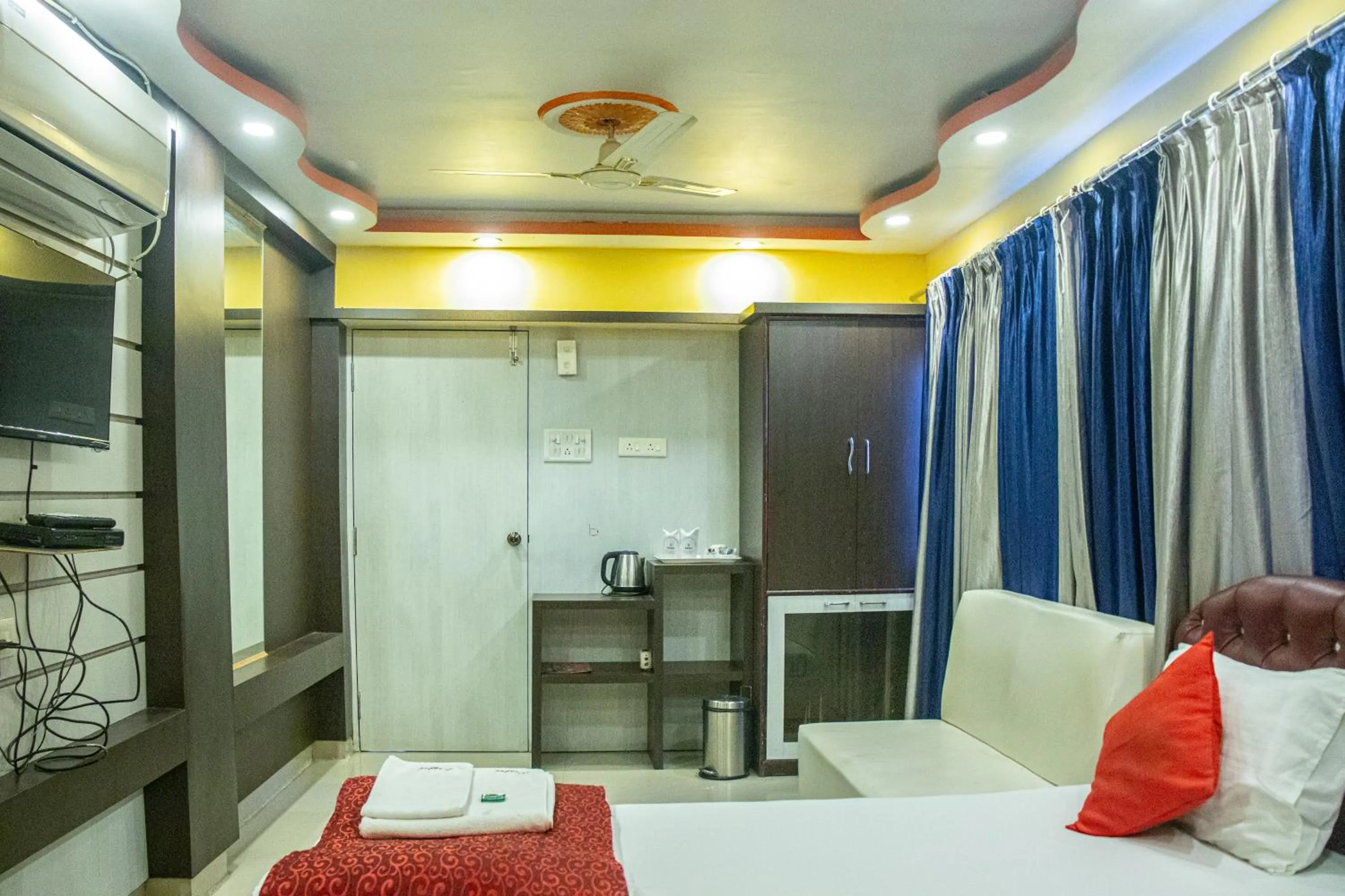 Photo of the whole room, Bed in Babul Hotel