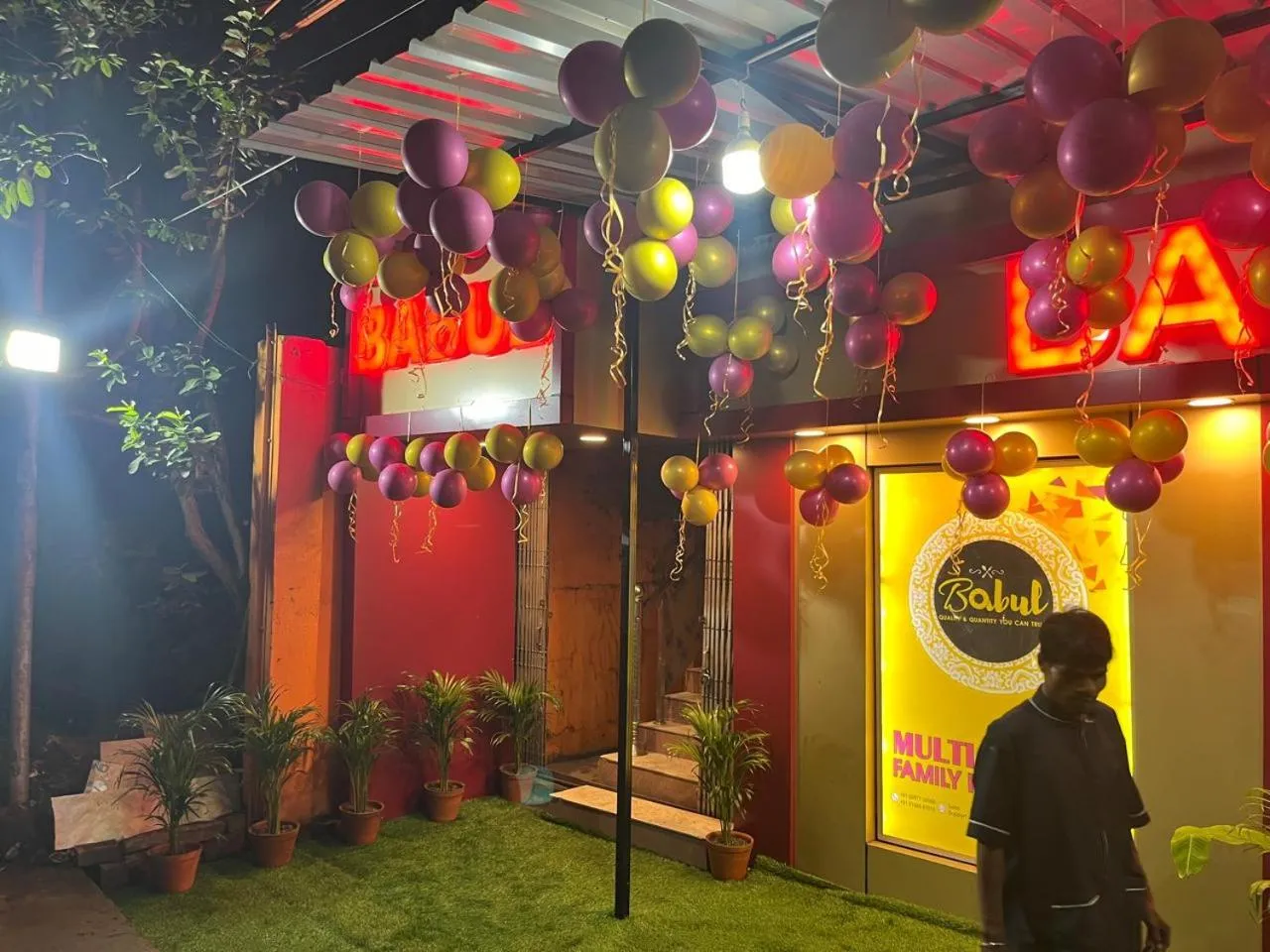 Restaurant/places to eat in Babul Hotel