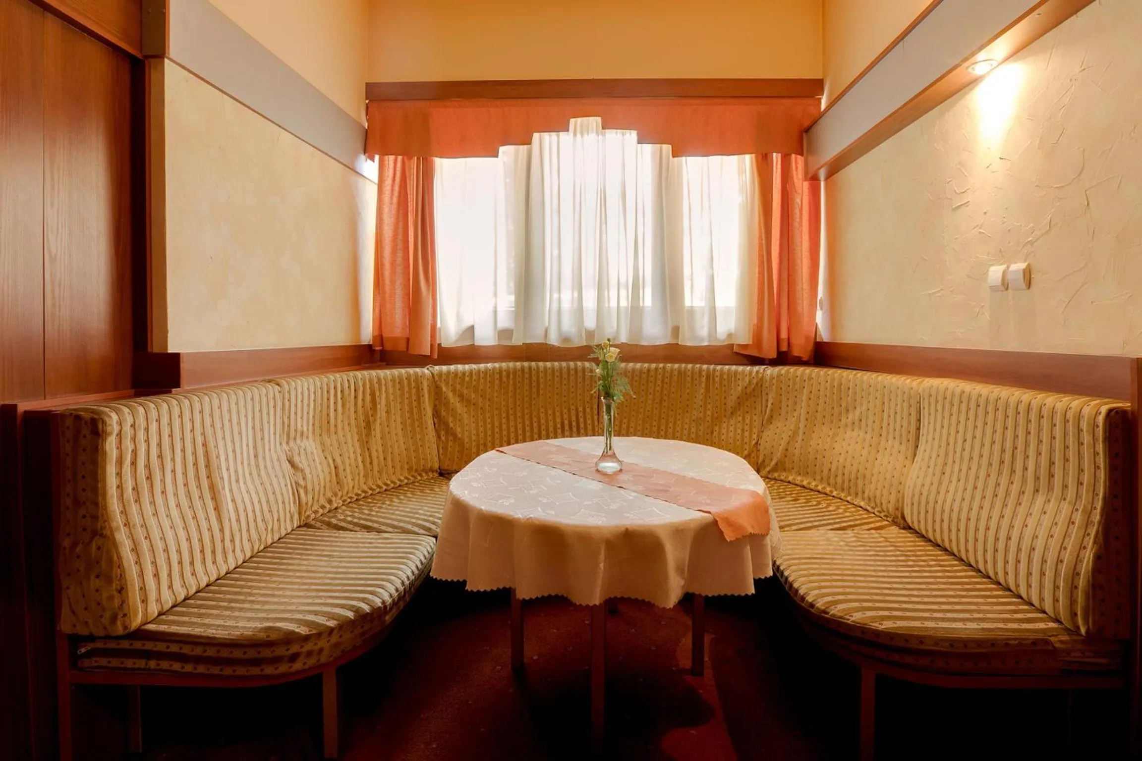 Restaurant/places to eat in Hotel Zajazd Piastowski