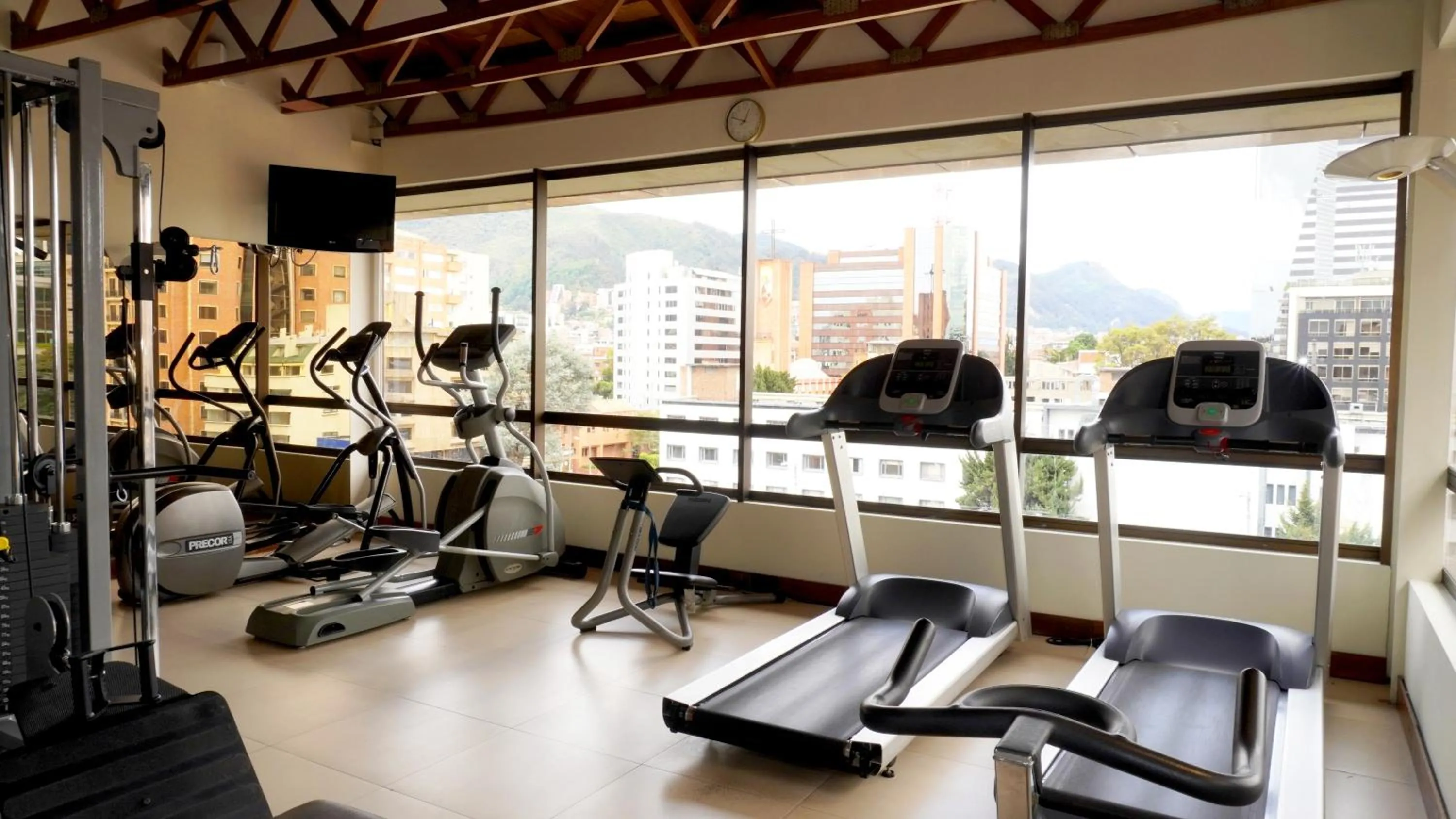 Fitness centre/facilities in Bogota Plaza Hotel