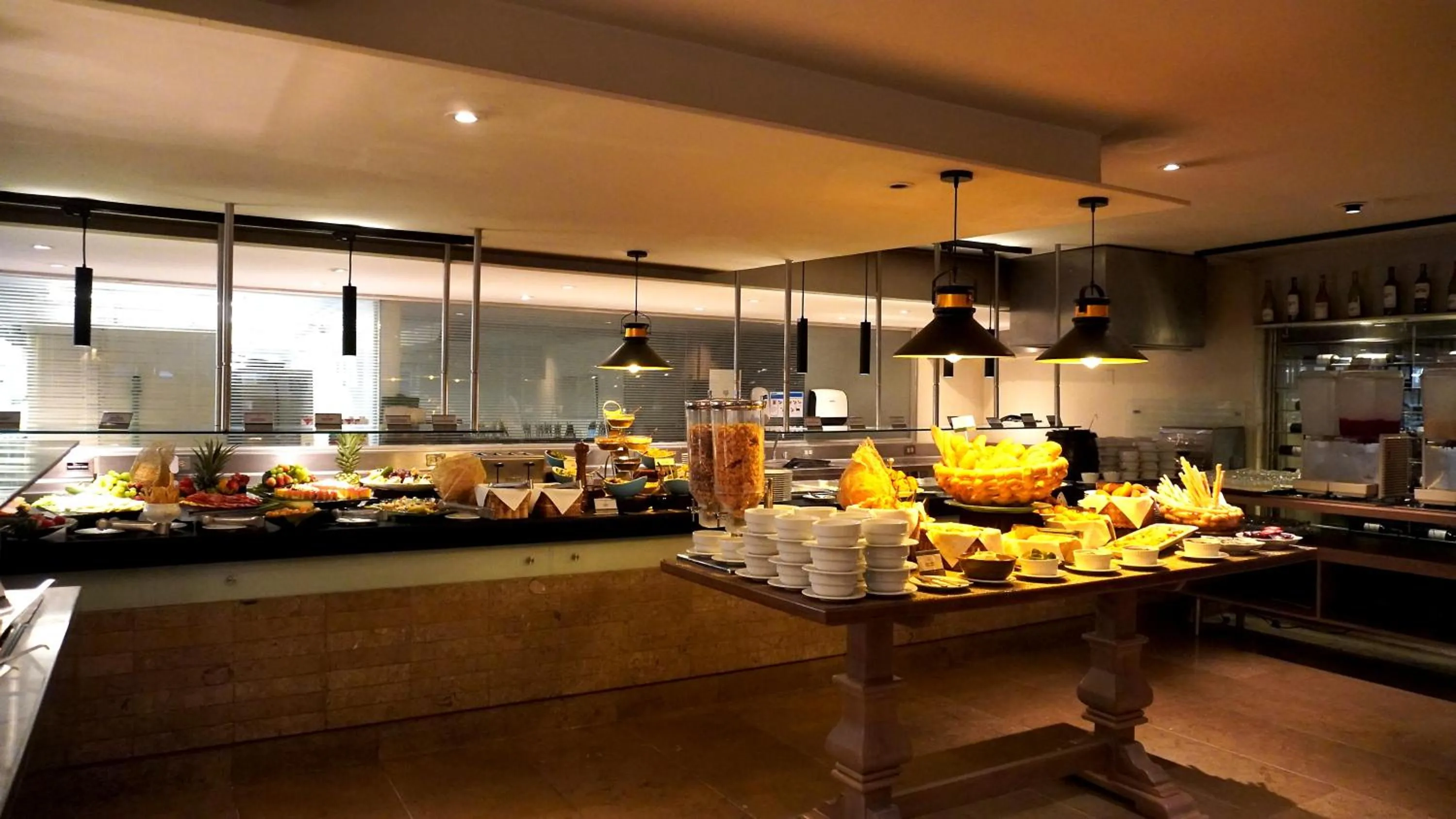 Restaurant/places to eat in Bogota Plaza Hotel