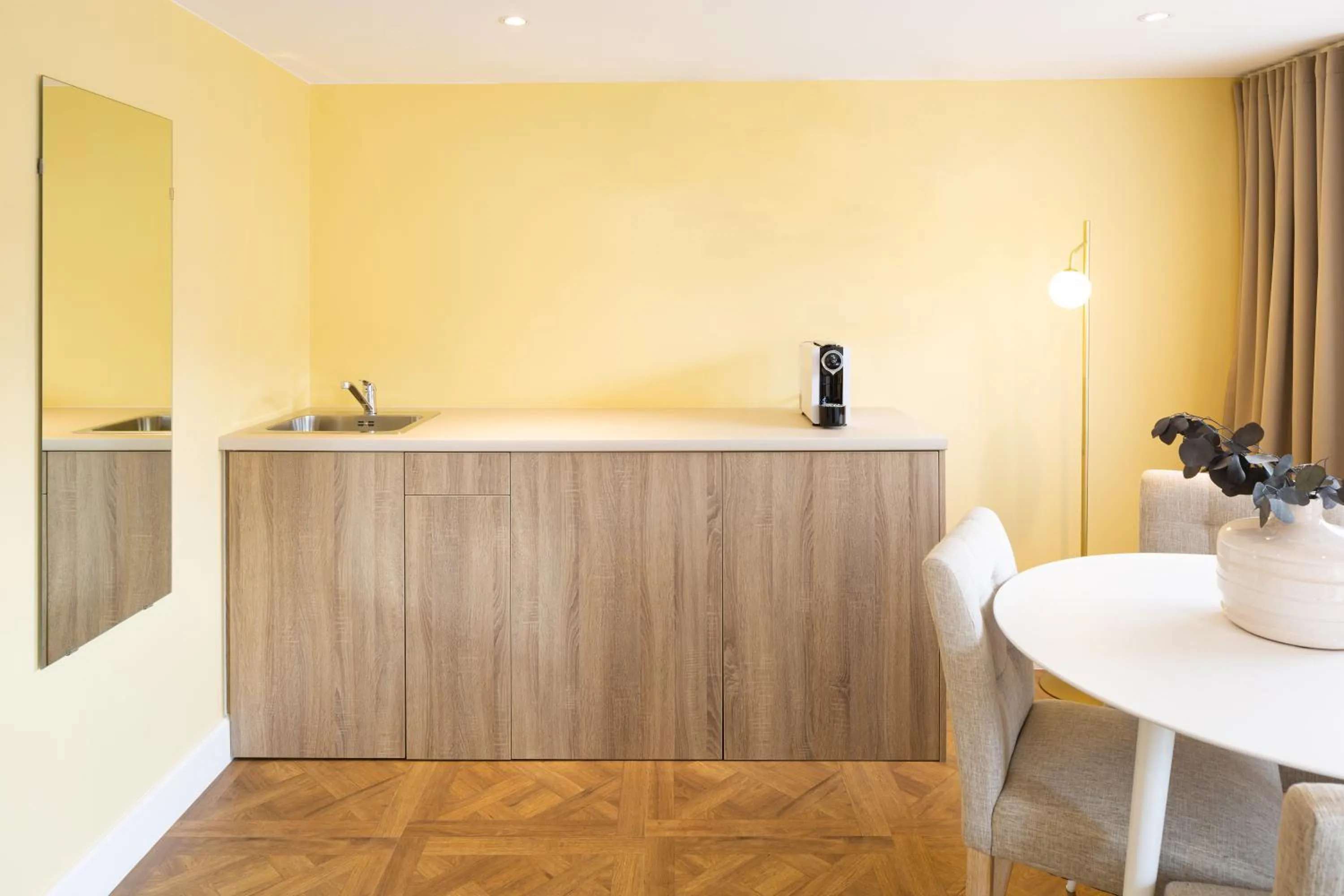 Kitchen or kitchenette in Hôtel Maison Montgrand - Vieux Port