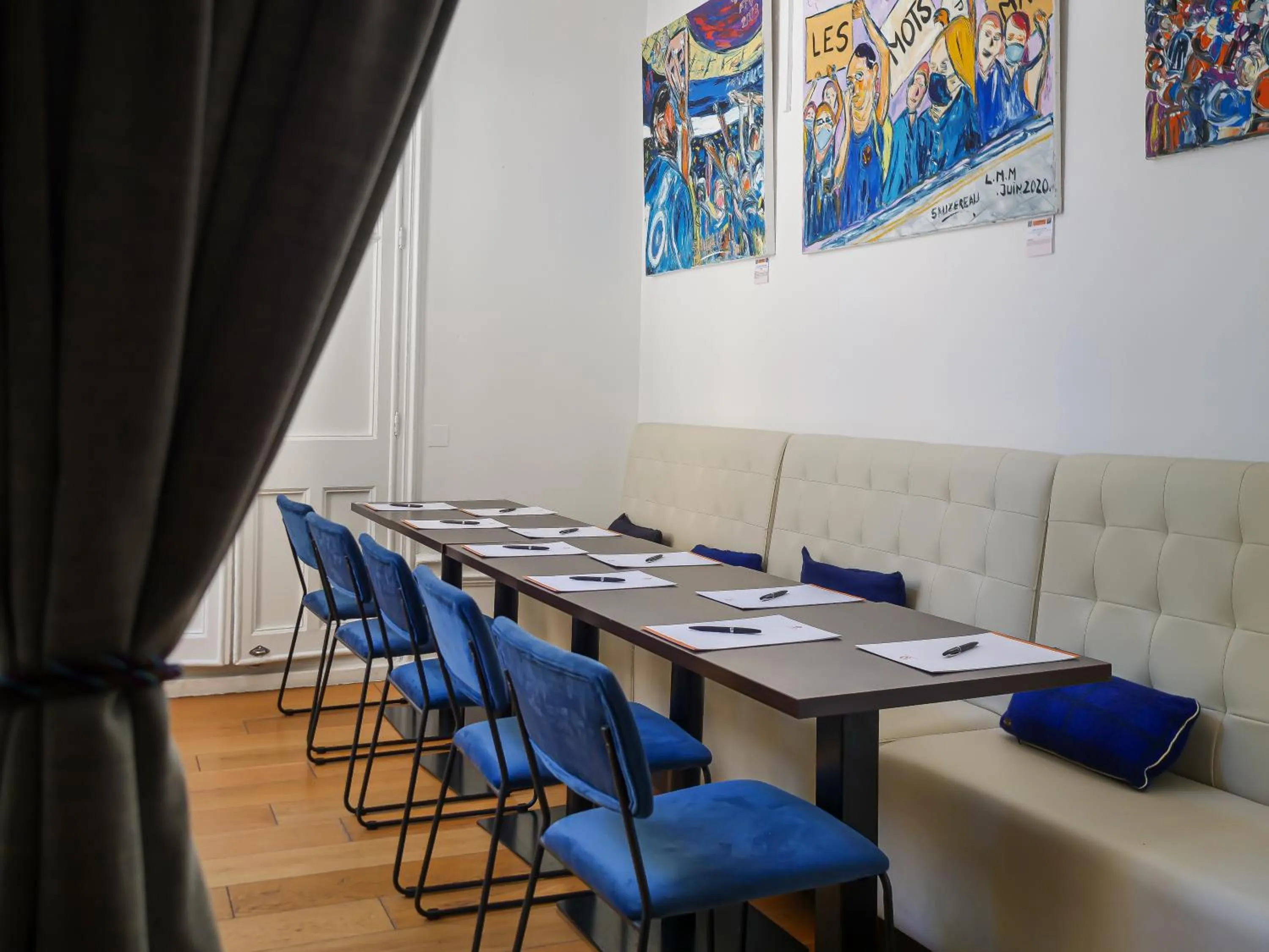 Restaurant/places to eat in Hôtel Maison Montgrand - Vieux Port