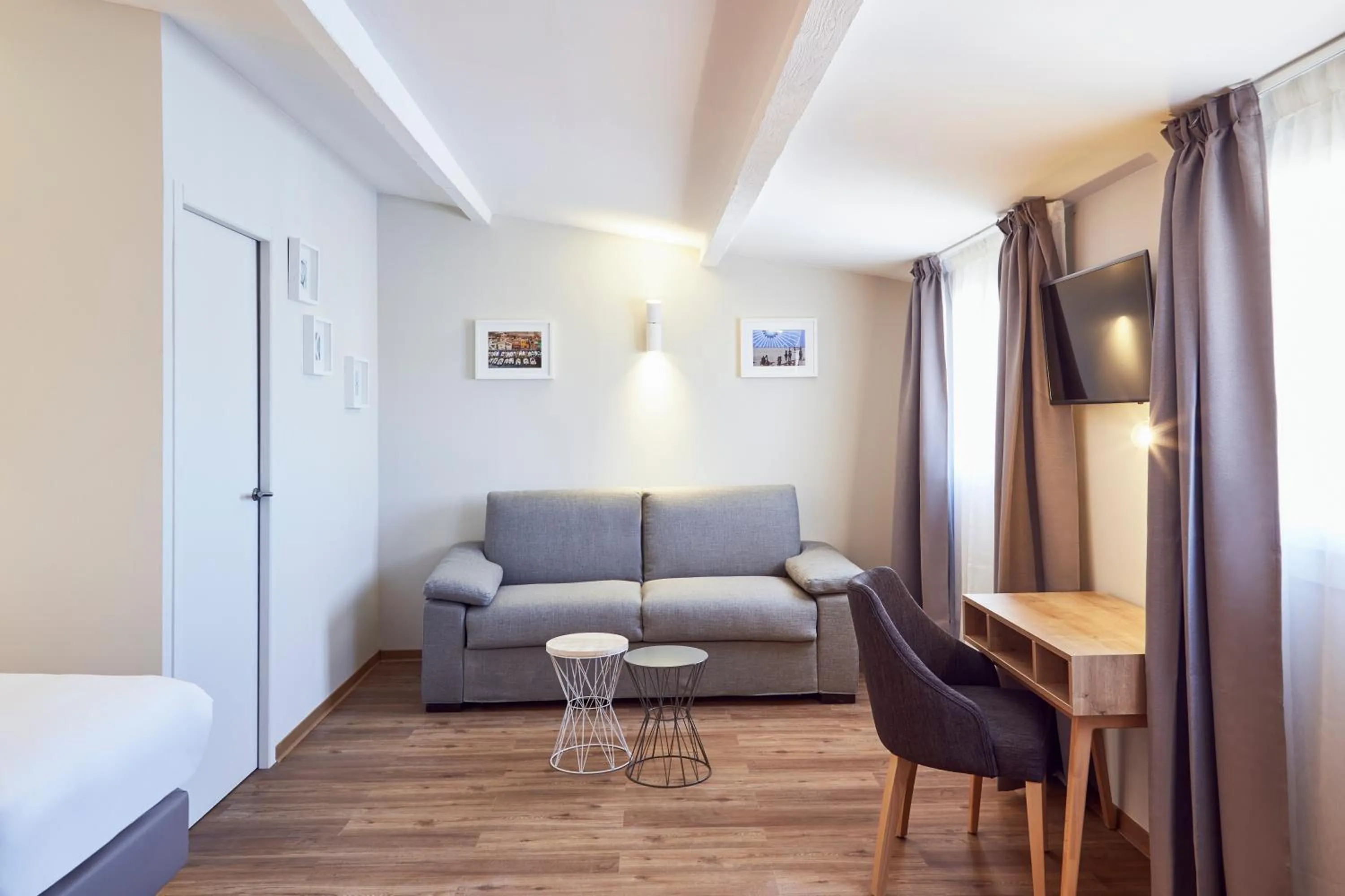 Photo of the whole room, Bed in Hôtel Maison Montgrand - Vieux Port
