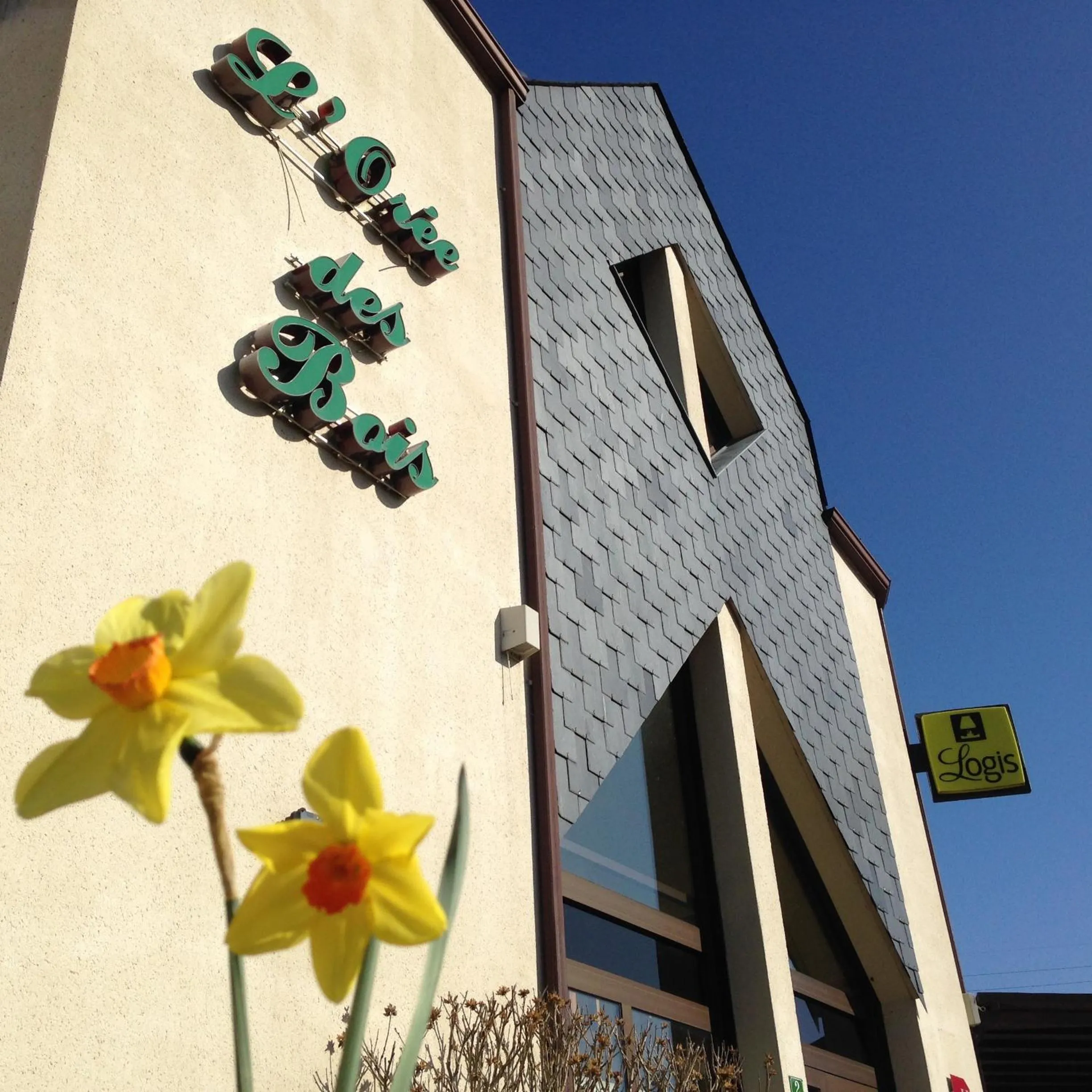 Facade/entrance in Logis Hotel Restaurant l'Orée Des Bois