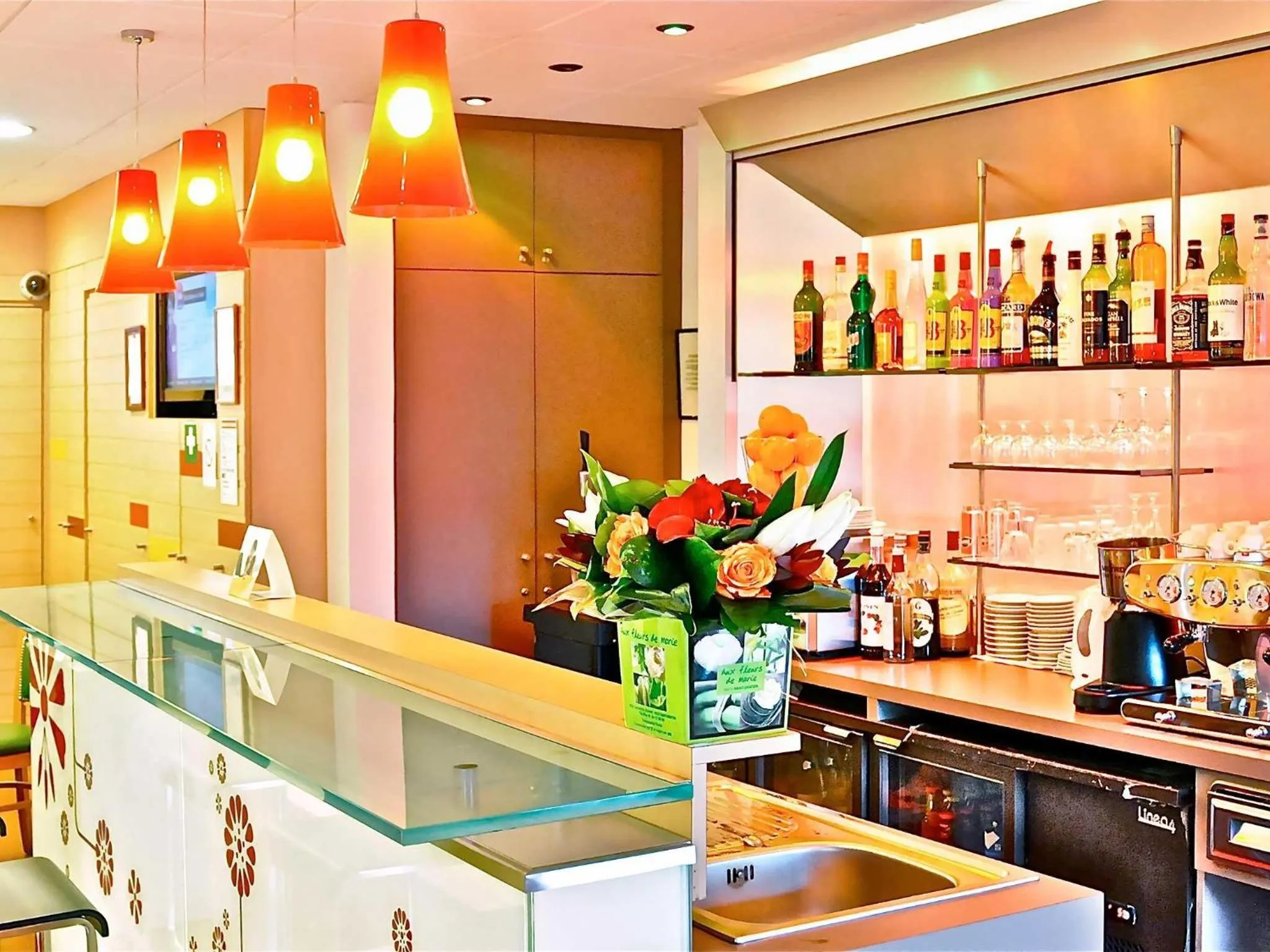 Lounge or bar in ibis Epinay sur Seine - Gennevilliers