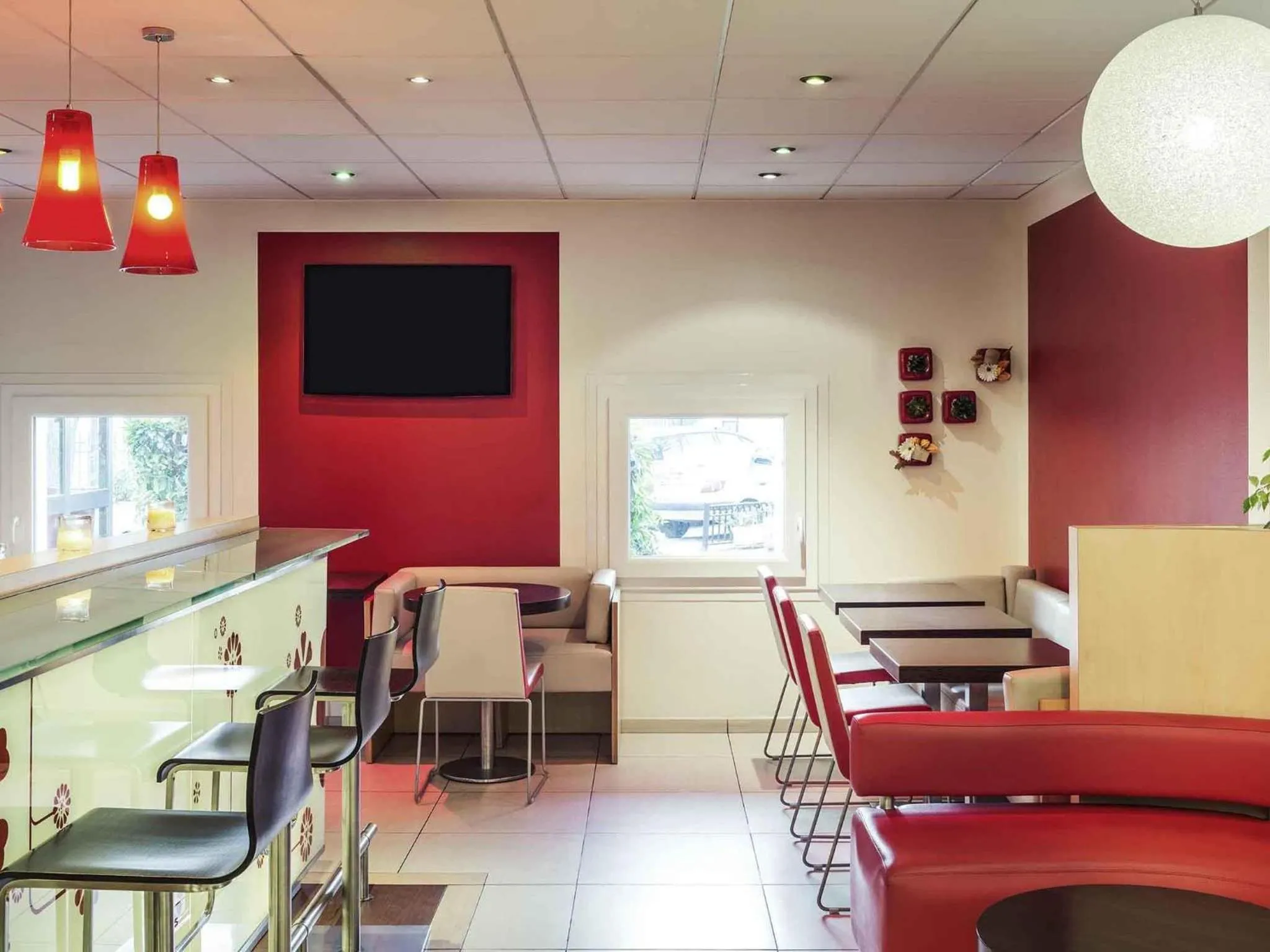 Property building in ibis Epinay sur Seine - Gennevilliers