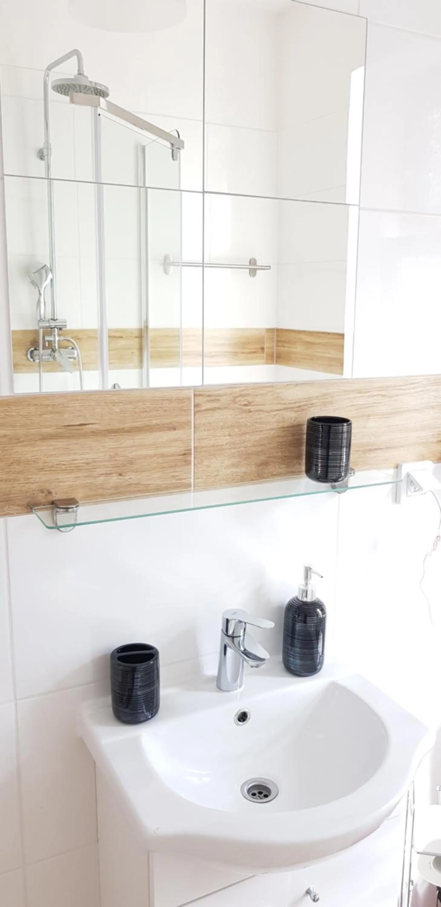 Bathroom in Colourful Rooms Wrocław