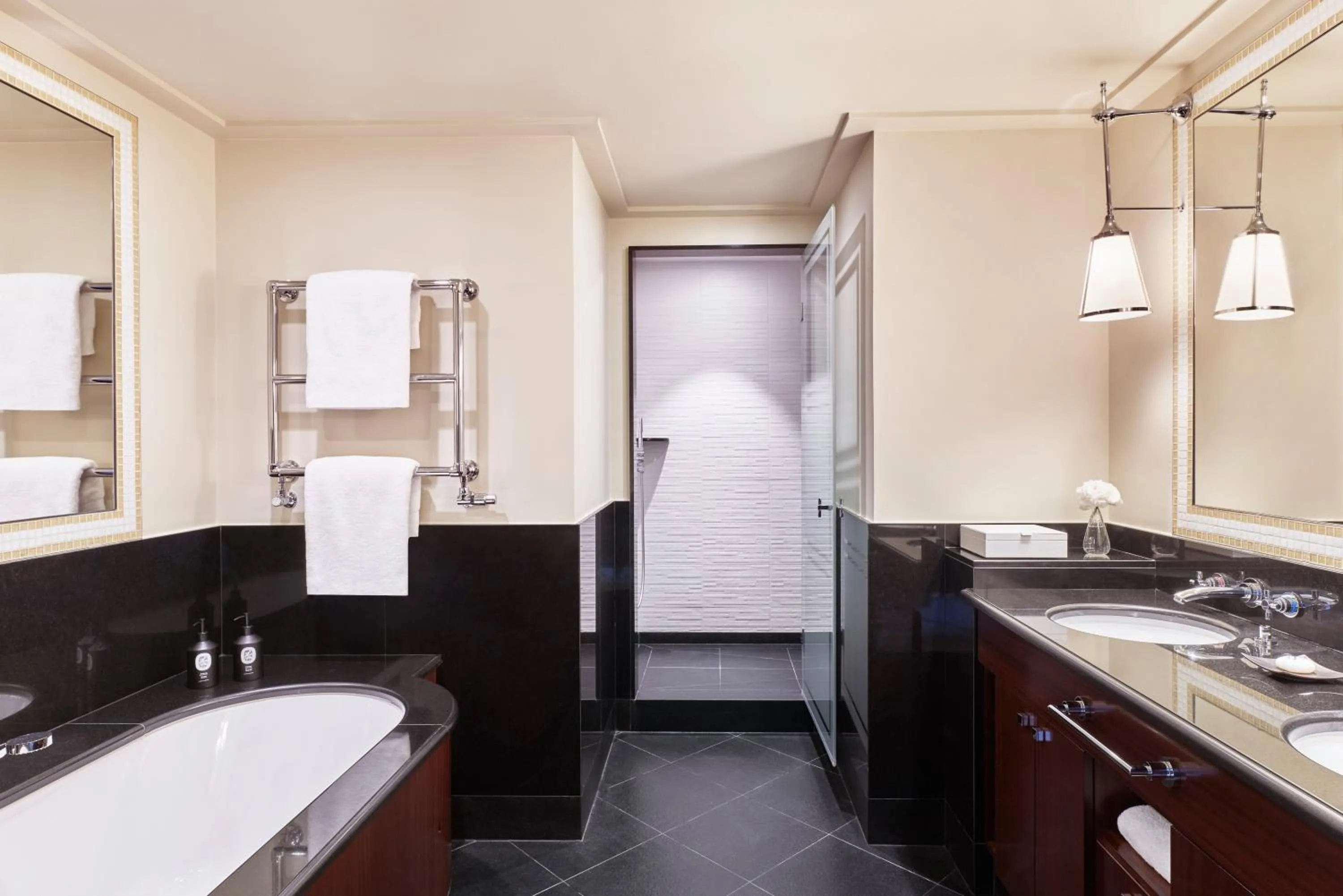 Bathroom in Hôtel Barrière Fouquet's Paris