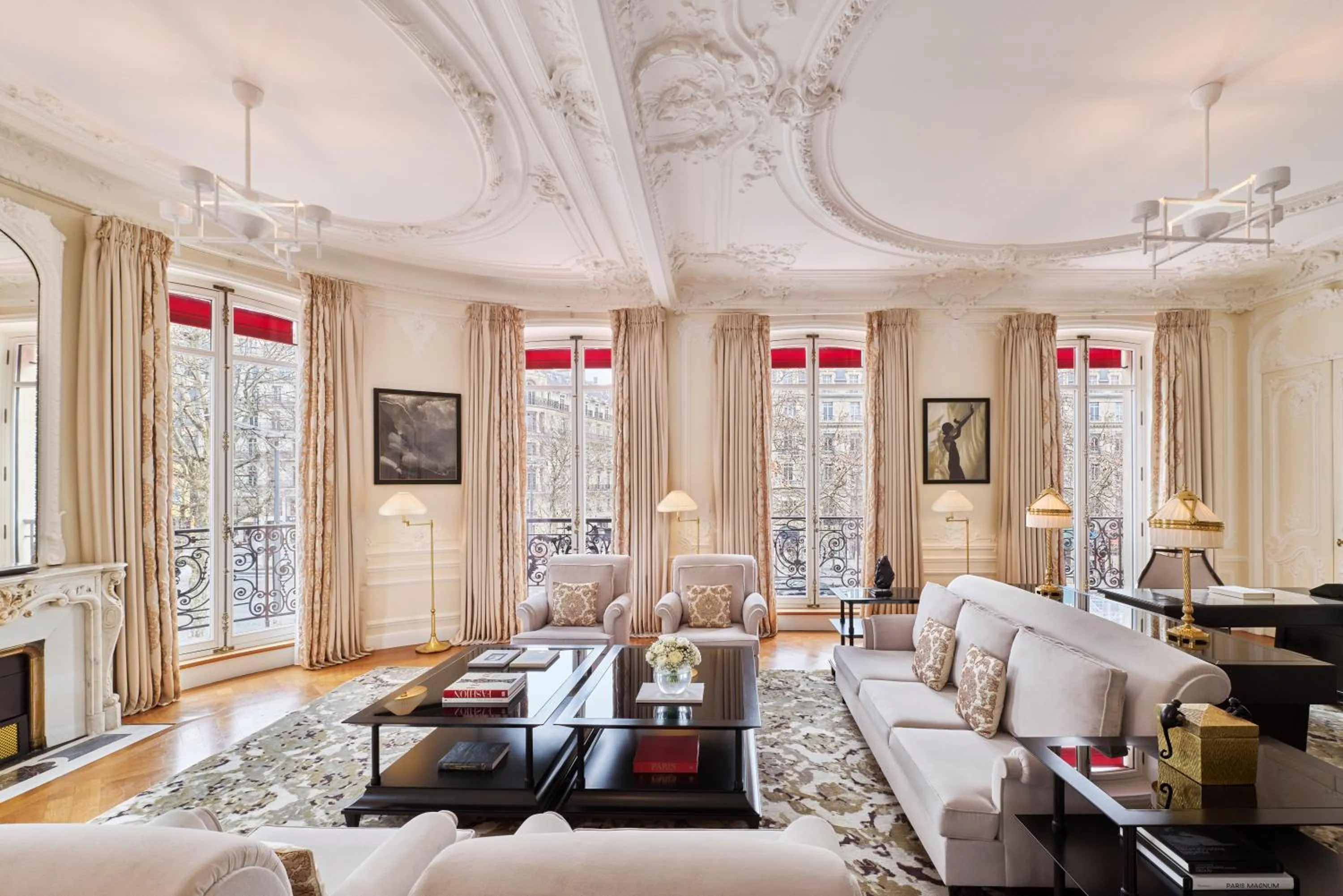 Living room in Hôtel Barrière Fouquet's Paris
