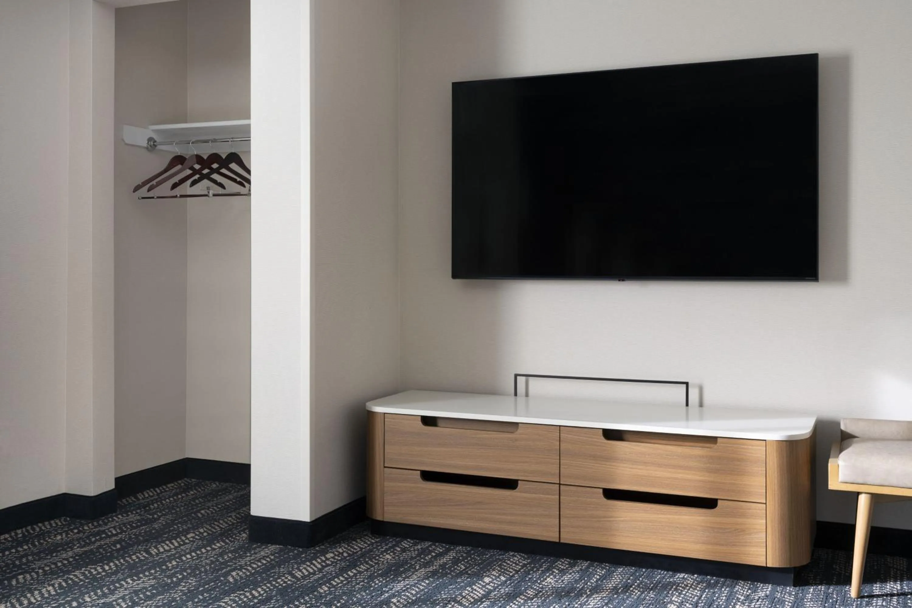 Bedroom in Fairfield by Marriott Inn & Suites Fresno Riverpark