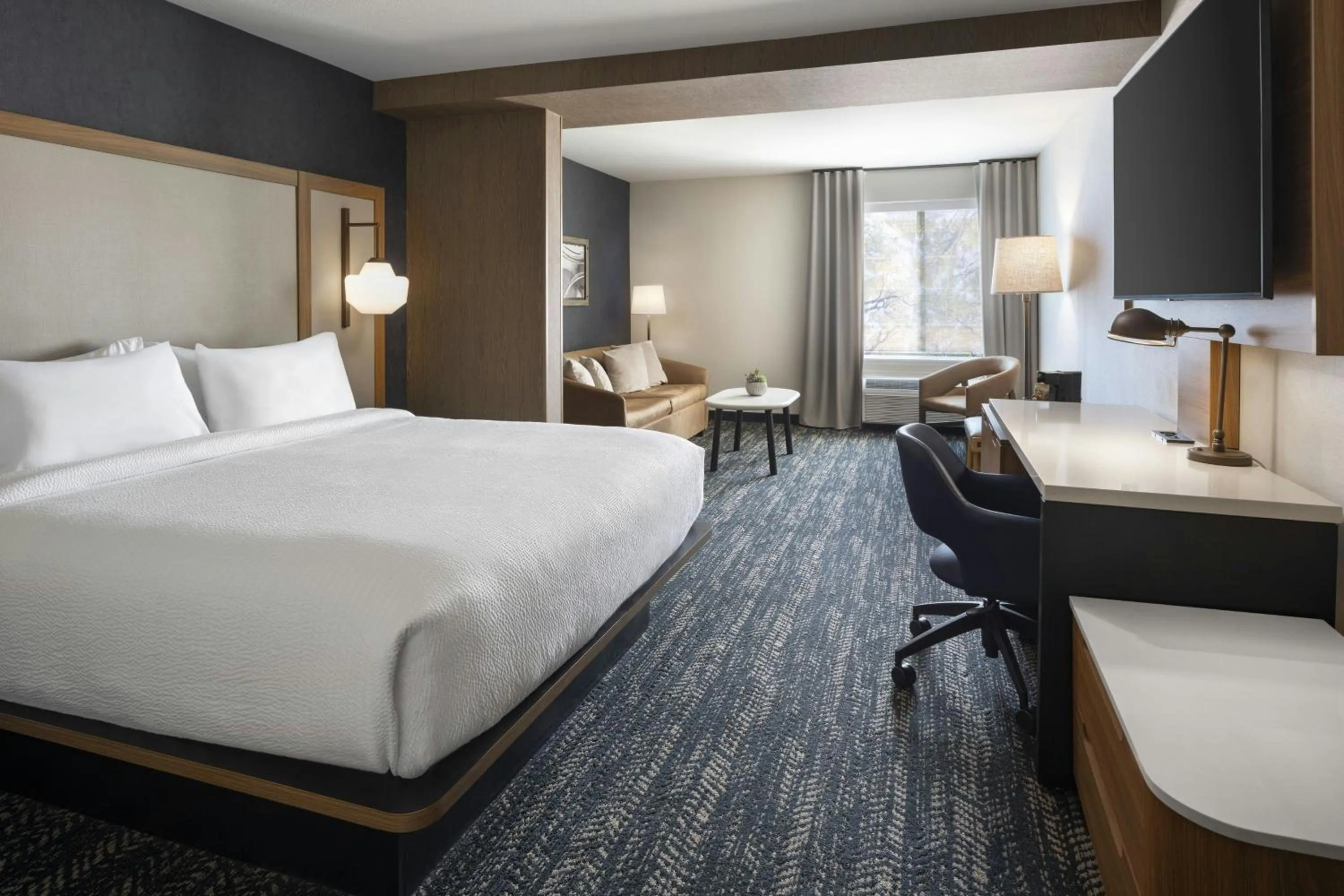 Photo of the whole room, Bed in Fairfield by Marriott Inn & Suites Fresno Riverpark