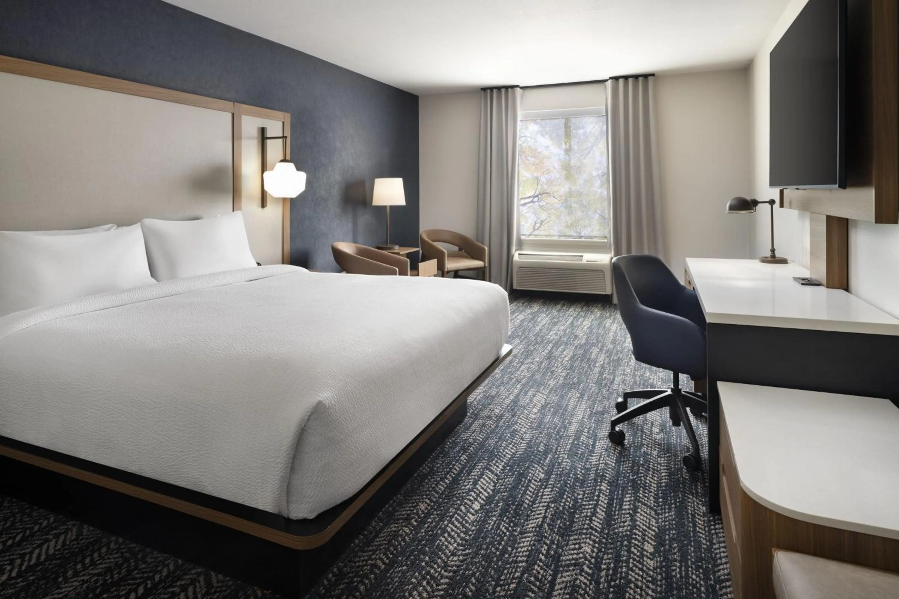 Photo of the whole room, Bed in Fairfield by Marriott Inn & Suites Fresno Riverpark