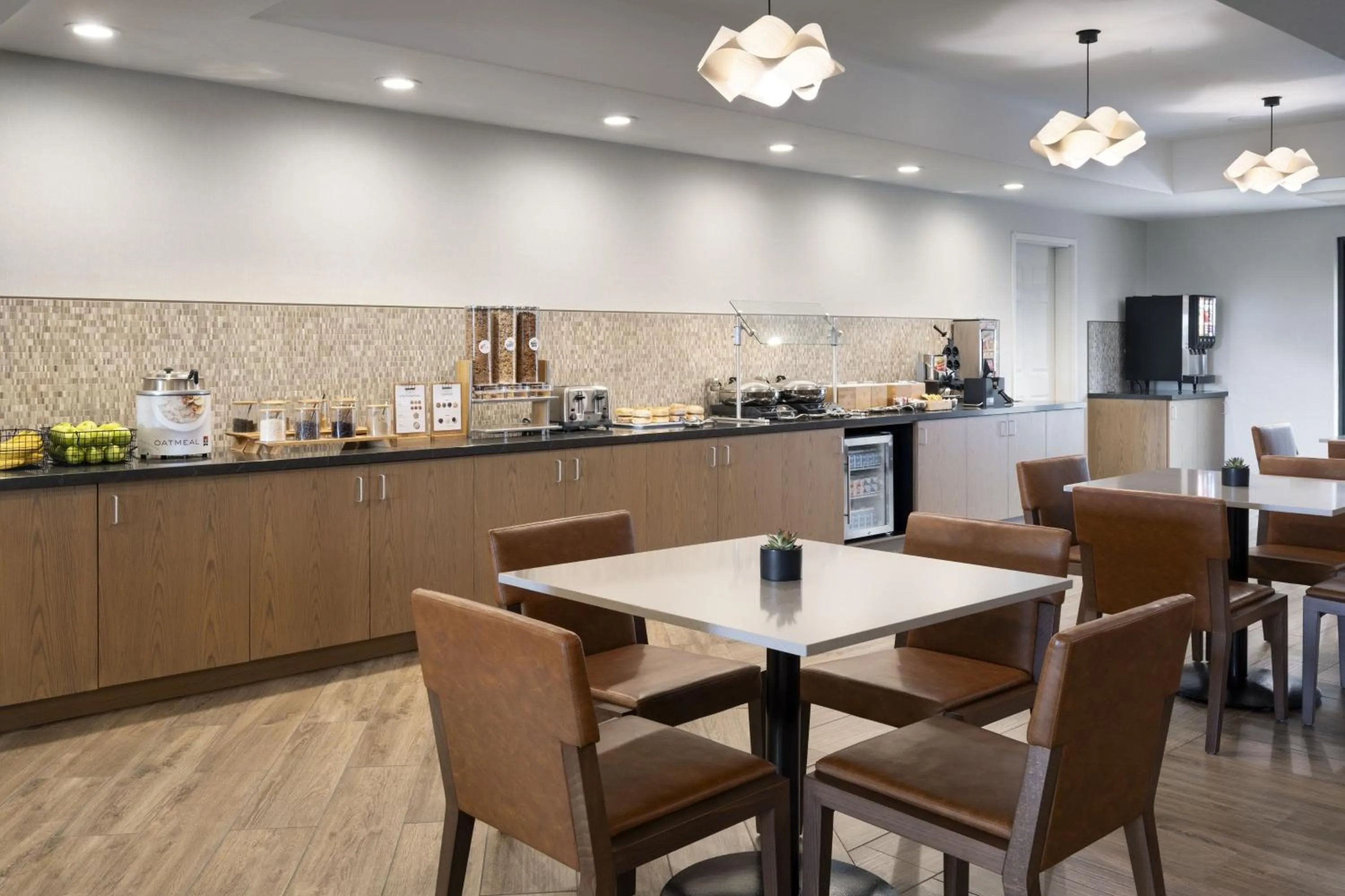 Breakfast in Fairfield by Marriott Inn & Suites Fresno Riverpark