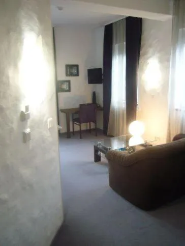 Seating area, Bed in Altstadt-Hotel Gelnhausen