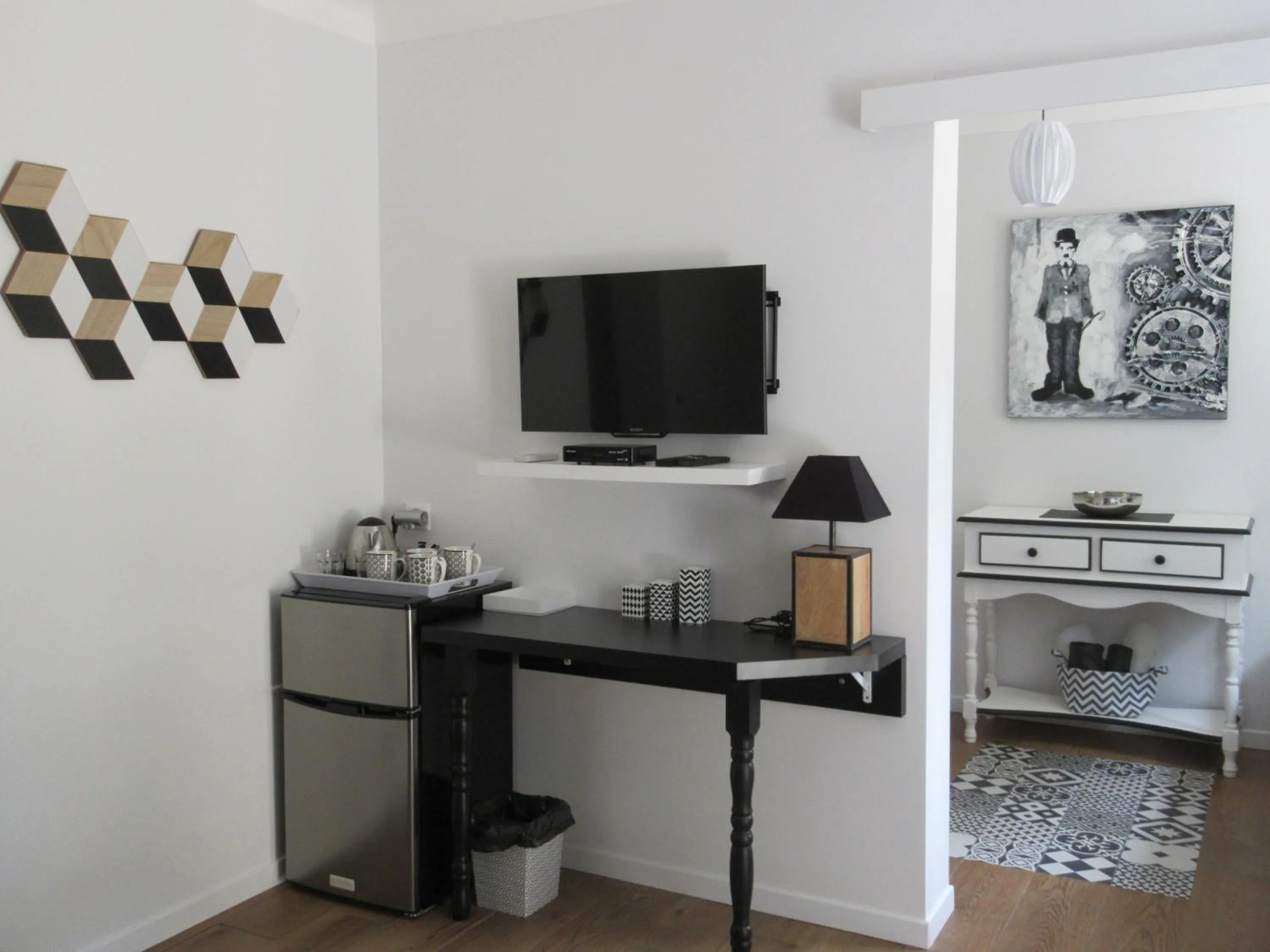 TV and multimedia in Villa Tricoli B&B avec Piscine