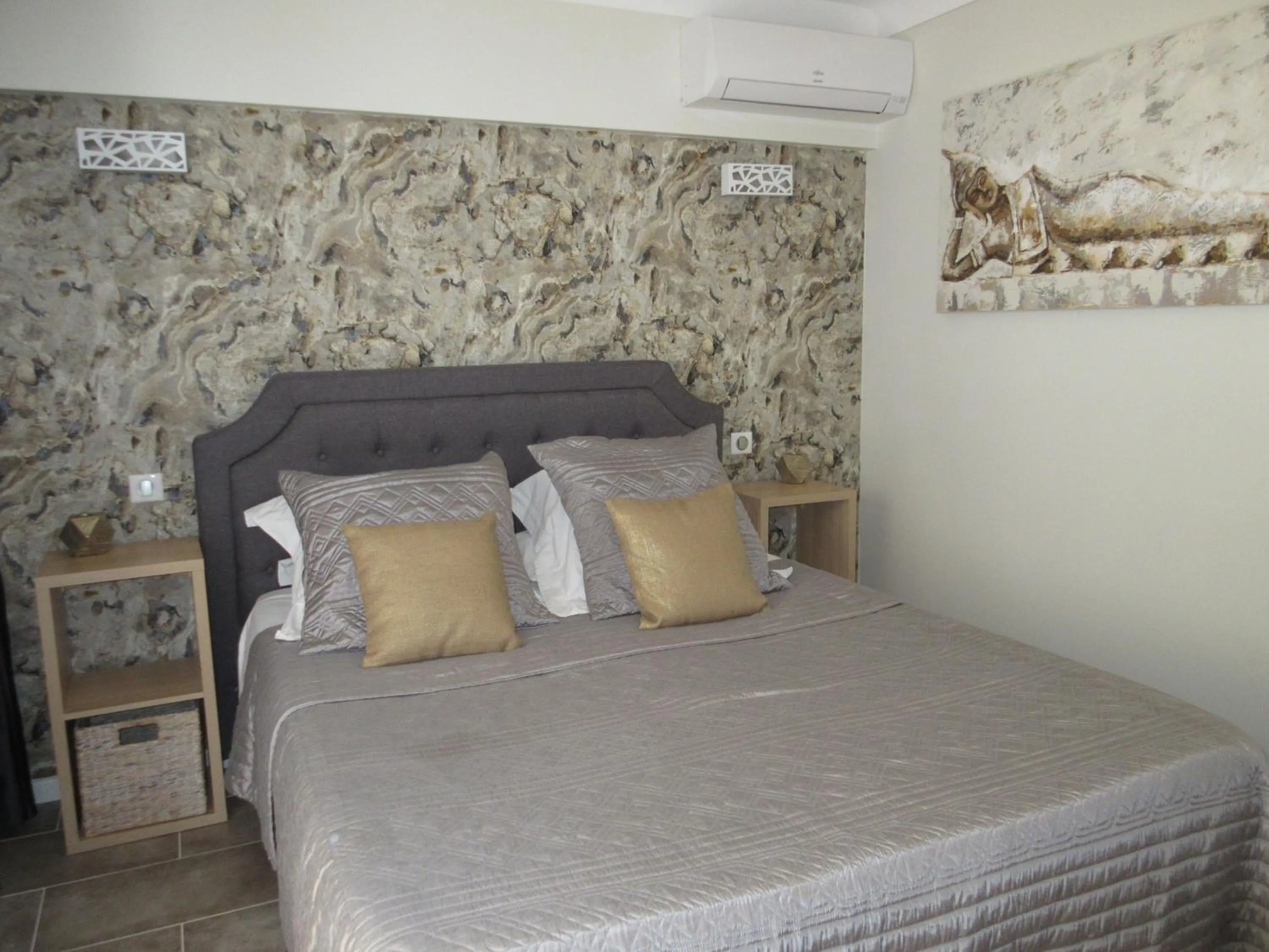 Photo of the whole room, Bed in Villa Tricoli B&B avec Piscine