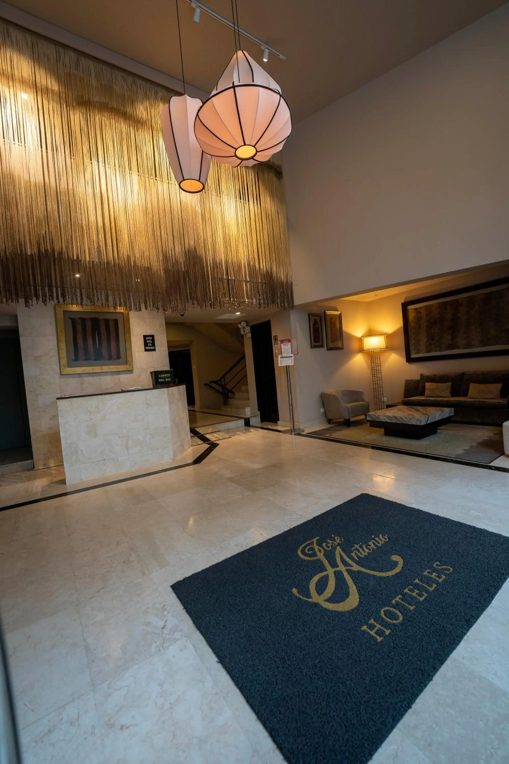 Facade/entrance in Jose Antonio Executive