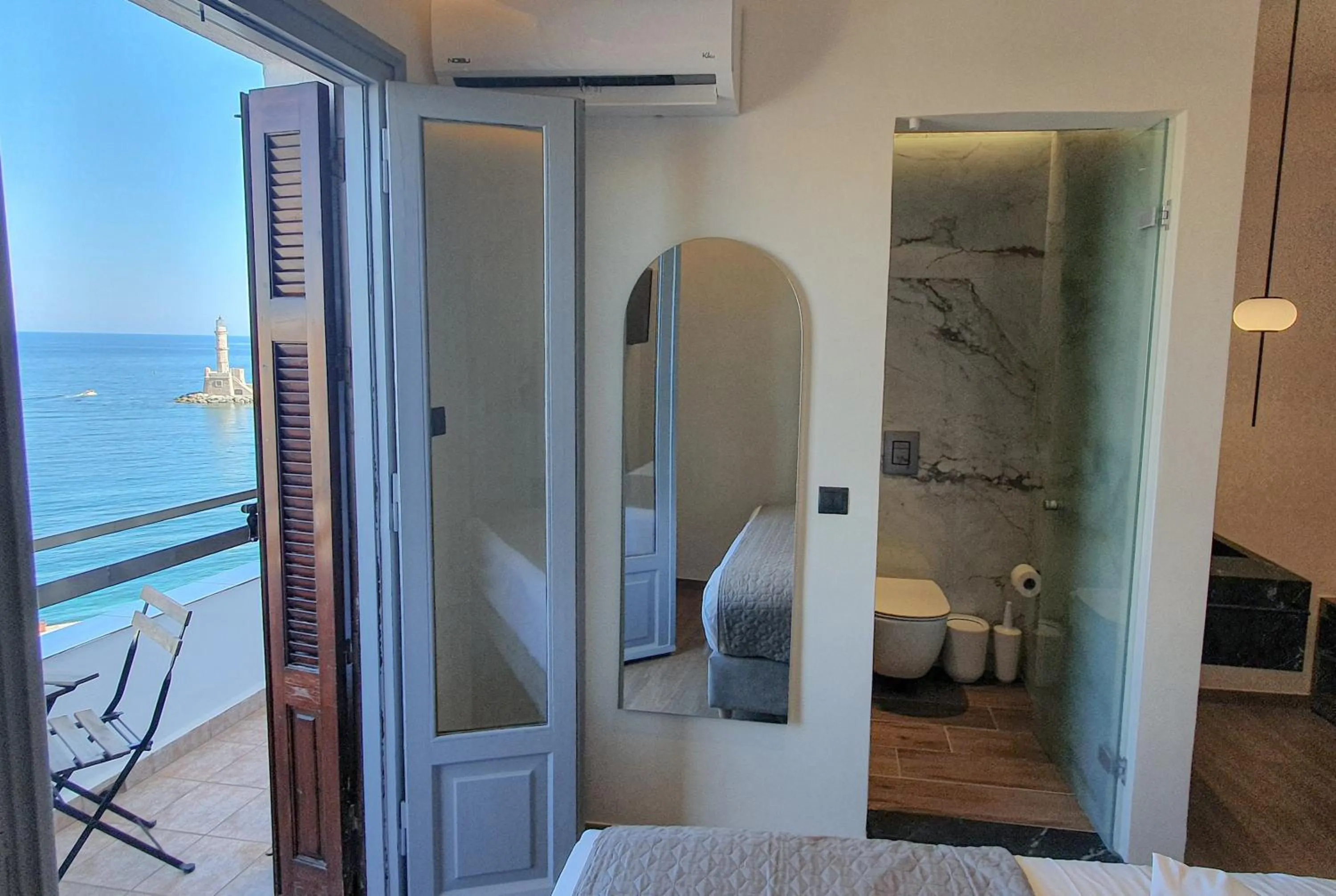 Bathroom in Amphitrite Hotel