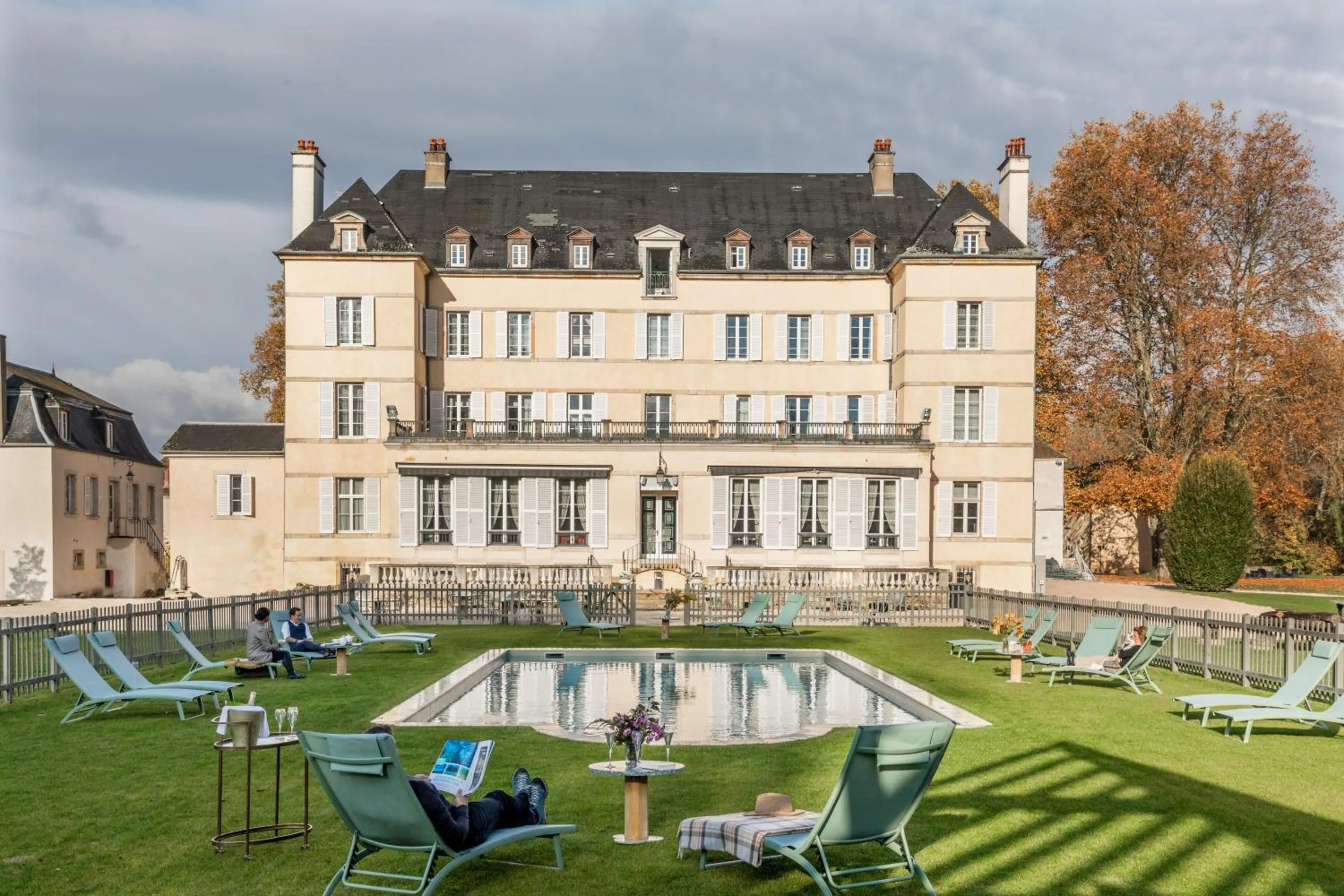 Property building in Château de Saulon