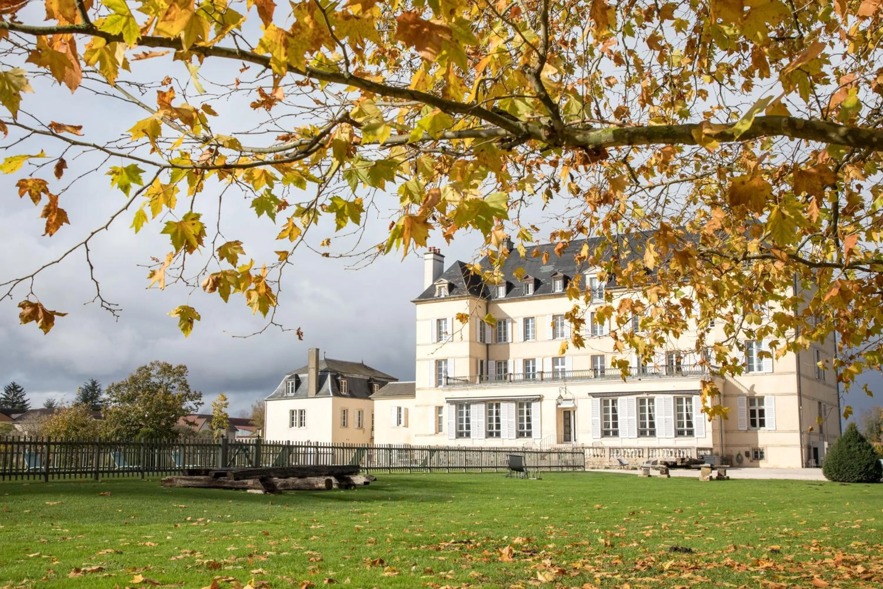 Property building in Château de Saulon