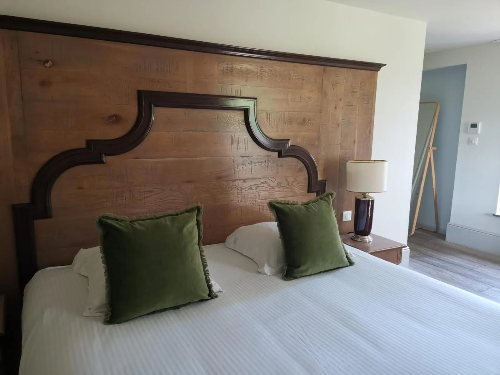 Bedroom, Bed in Château de Saulon